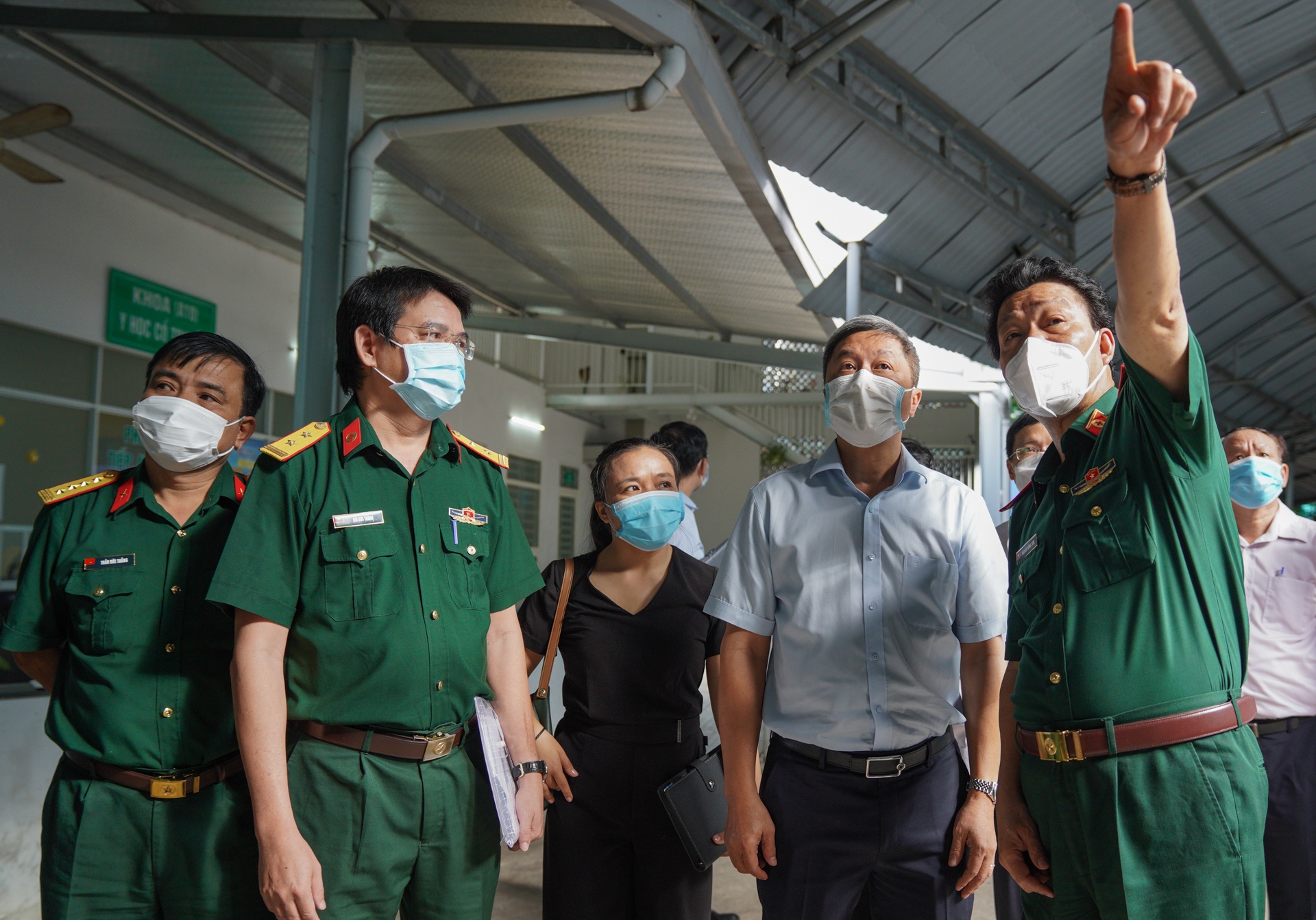 thứ trưởng nguyễn trường sơn thăm bệnh viện 175 ảnh 2 thu truong nguyen truong son tham benh vien 175 anh 2