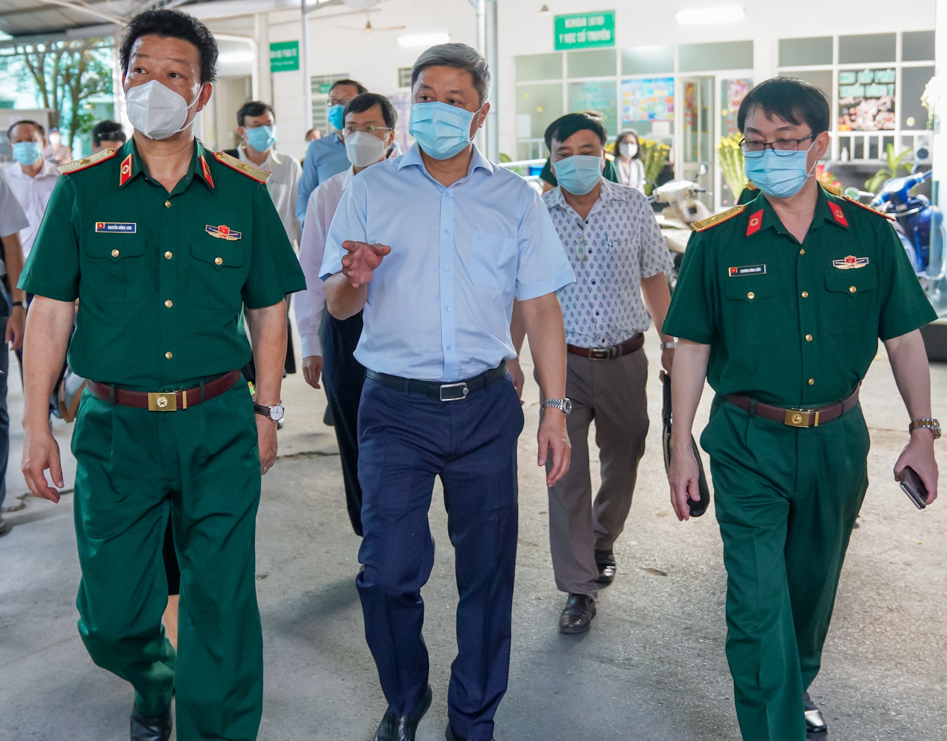 thứ trưởng nguyễn trường sơn thăm bệnh viện 175 ảnh 1 thu truong nguyen truong son tham benh vien 175 anh 1