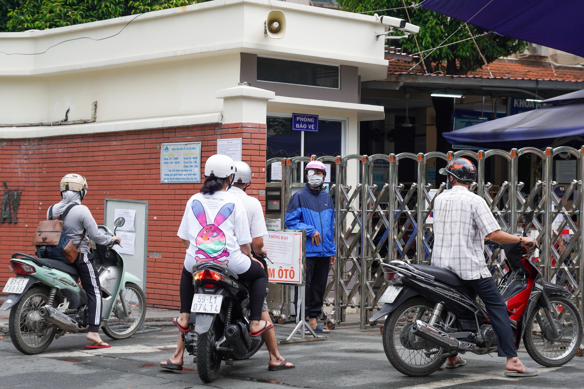 Benh vien mat dung don benh nhan anh 3