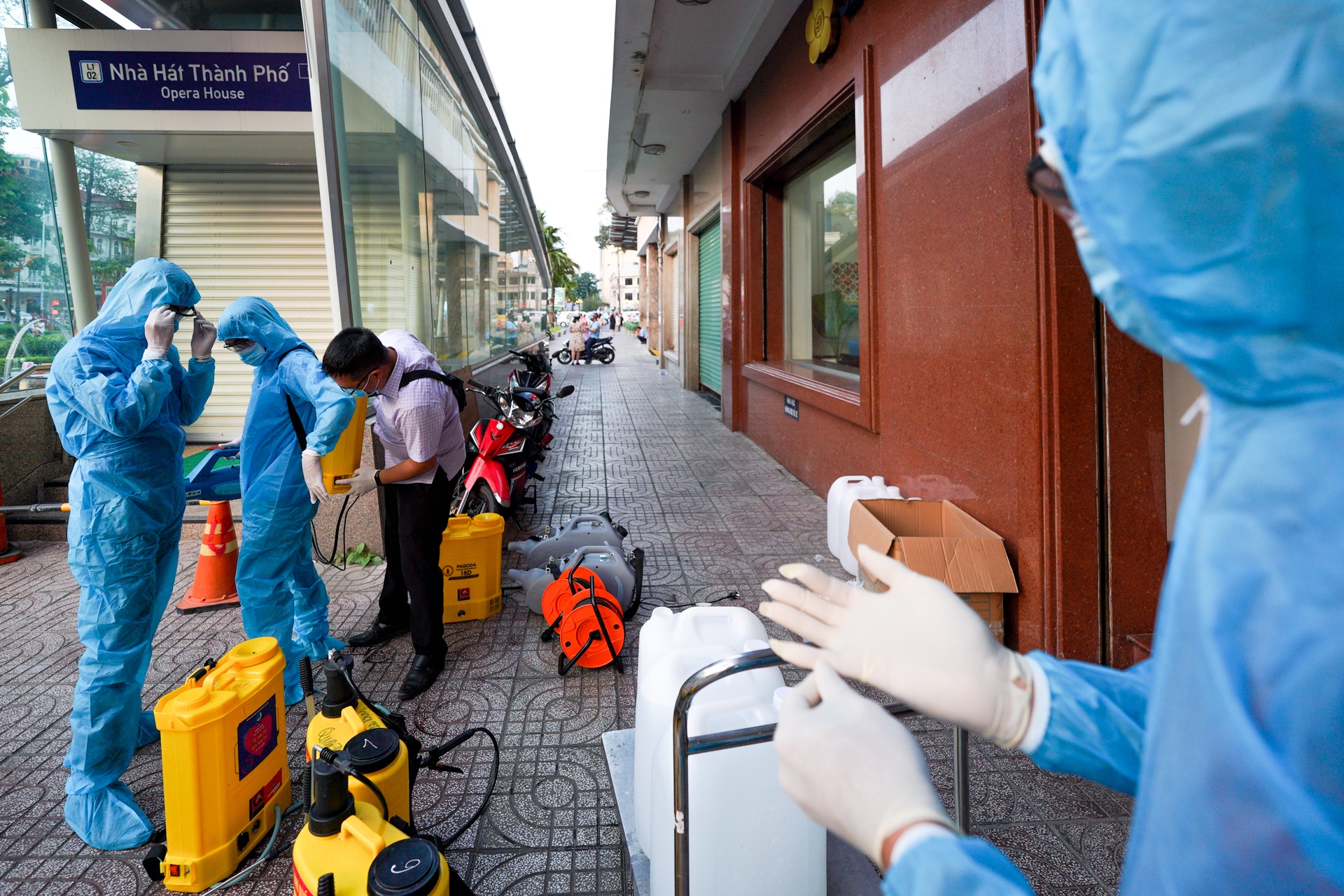 Phun khu khuan duong hoa anh 1