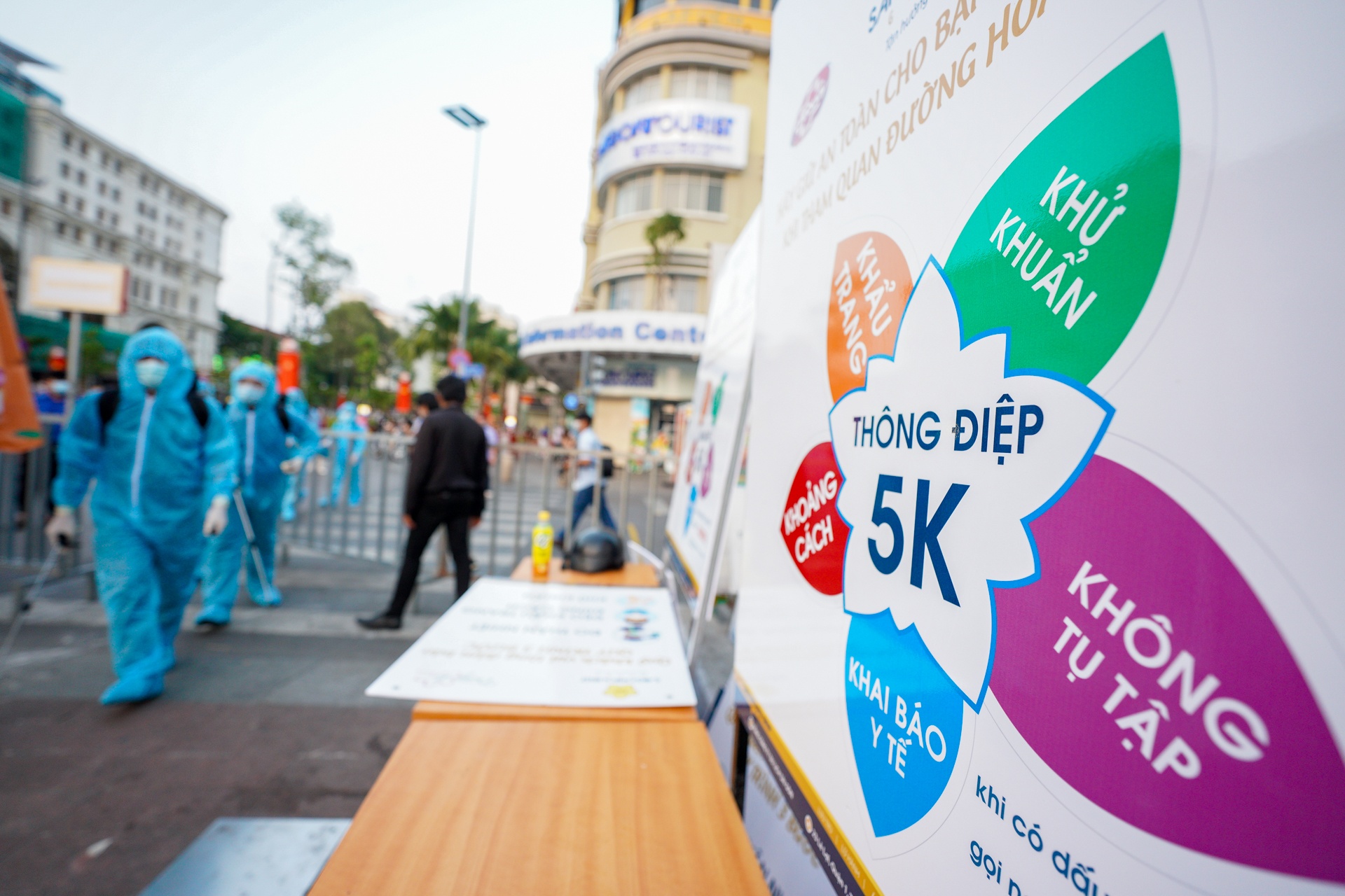 Phun khu khuan duong hoa anh 2