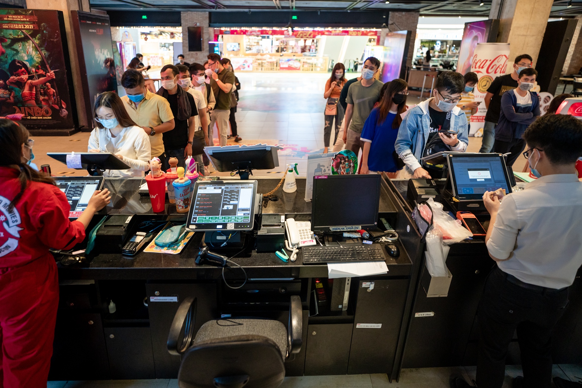 Rap phim TP.HCM mo cua tro lai anh 1