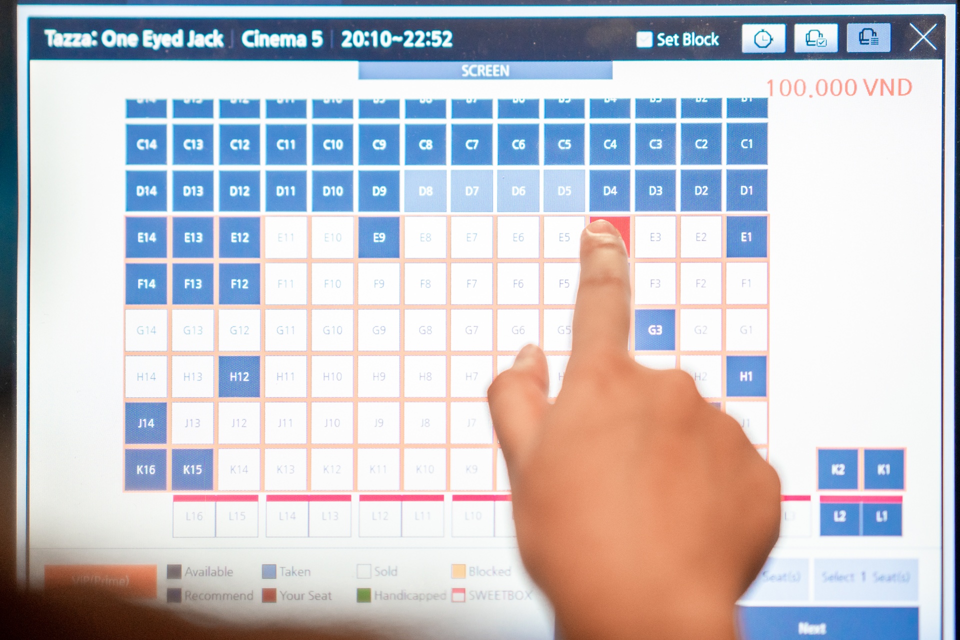 Rap phim TP.HCM mo cua tro lai anh 3