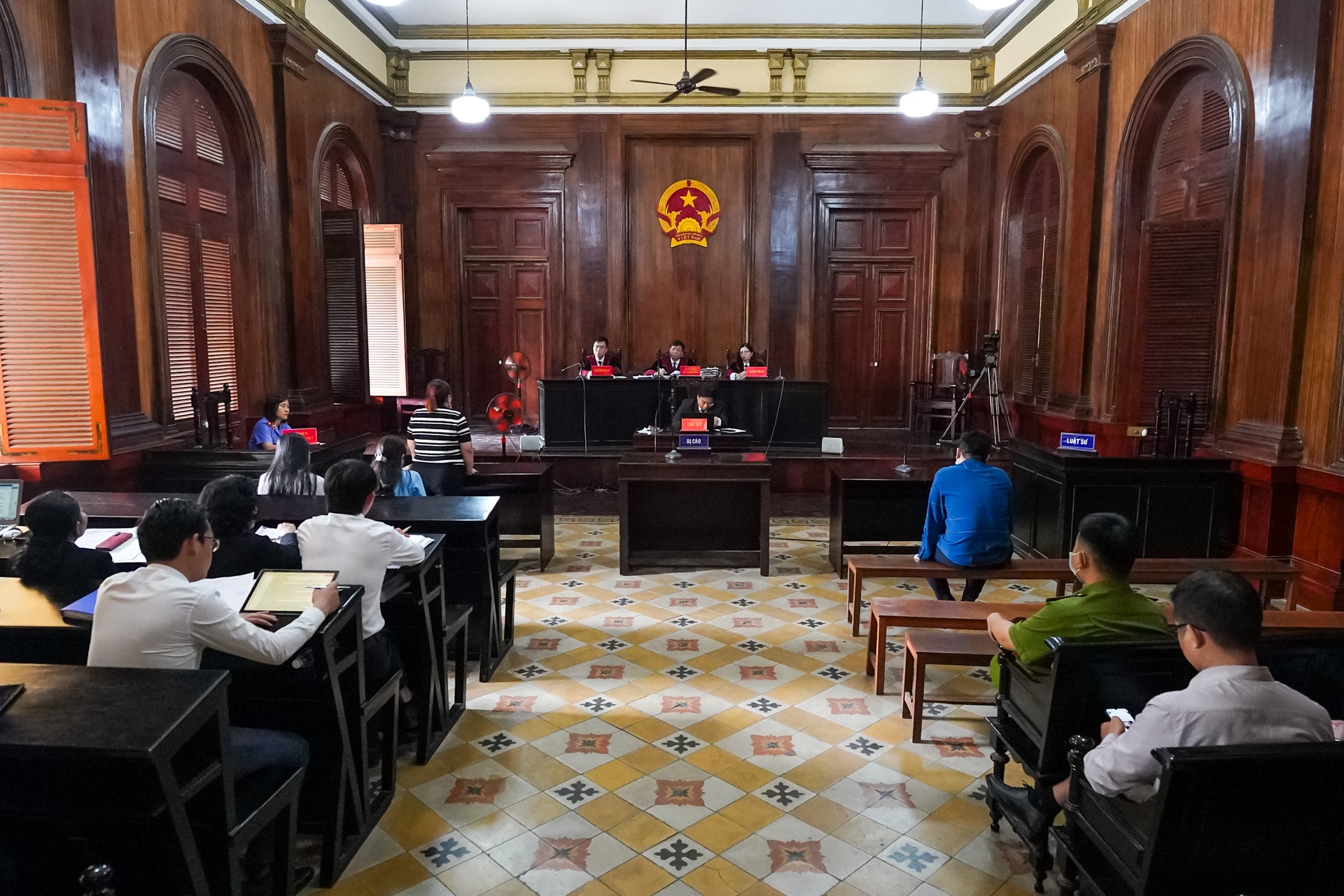 tai xe mercedes tong nu tiep vien anh 5