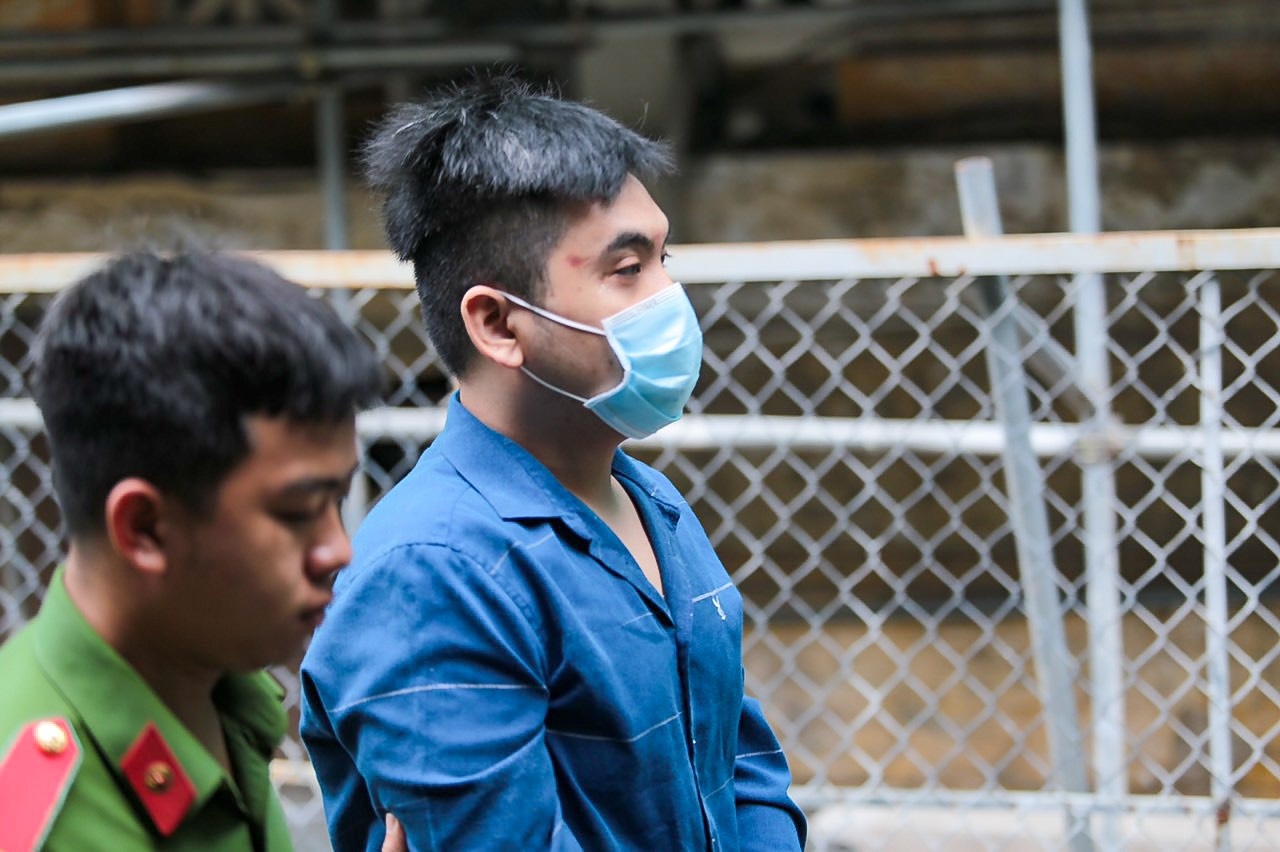 tai xe mercedes tong nu tiep vien anh 1