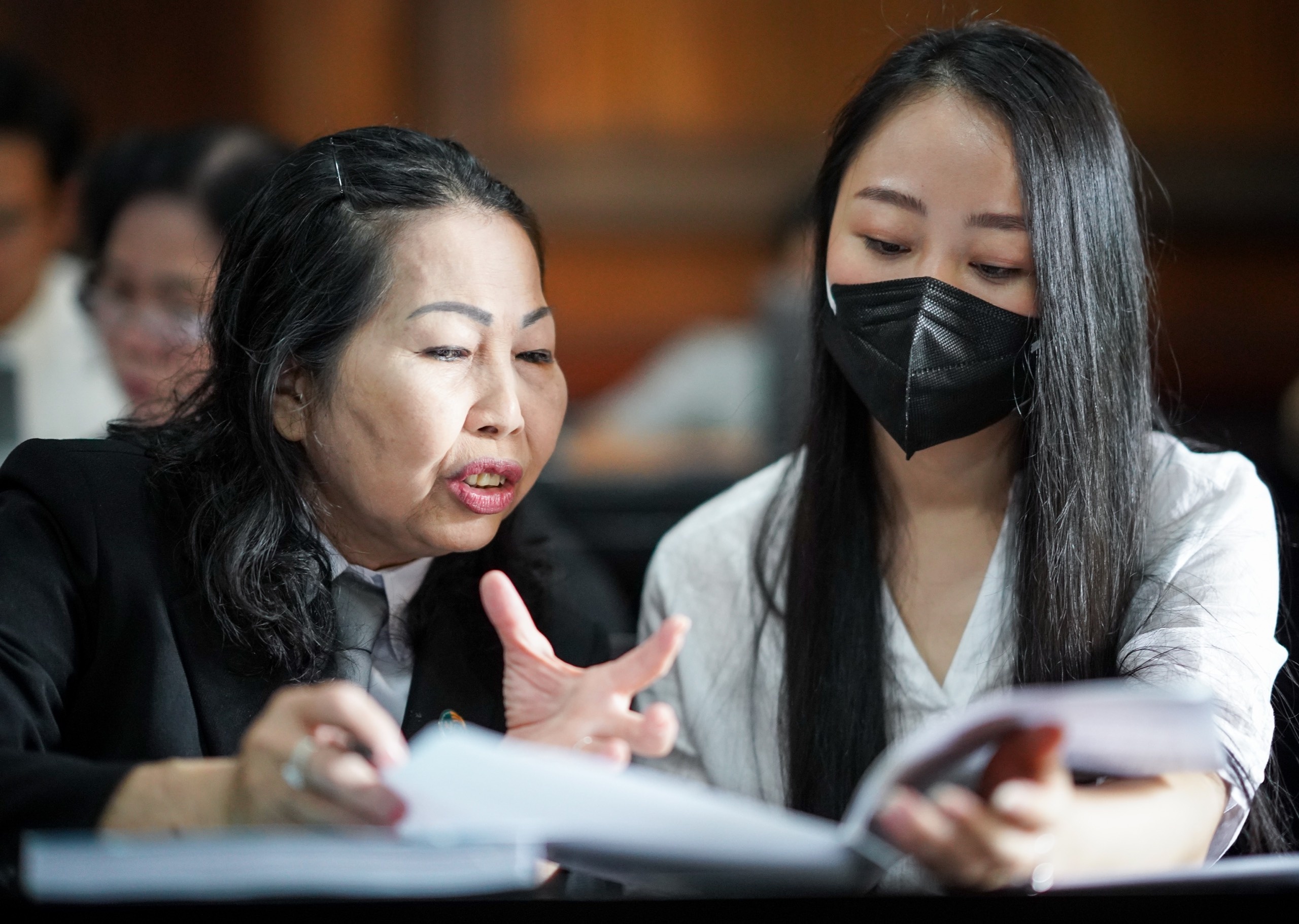 tai xe mercedes tong nu tiep vien anh 3