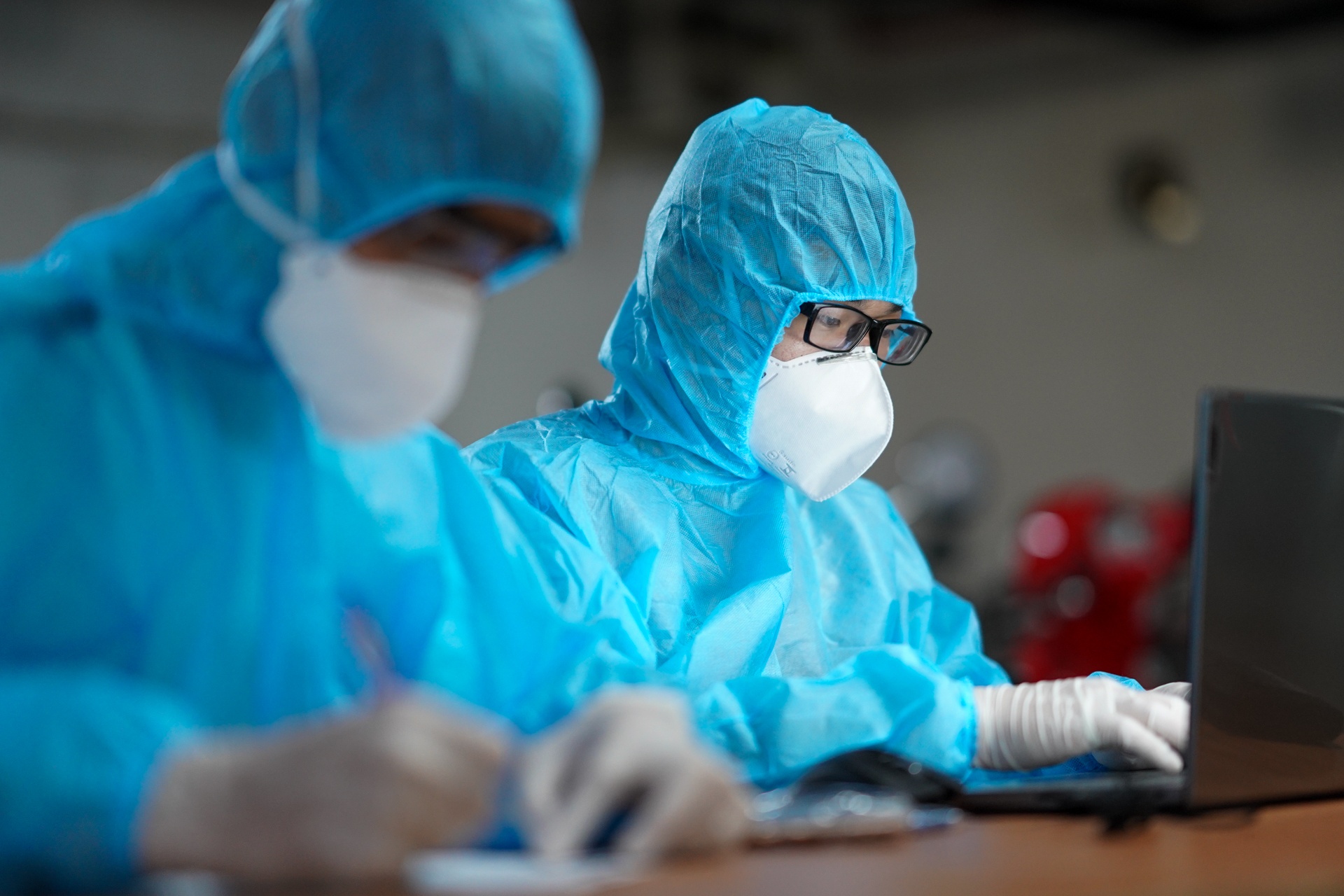 Lay mau xet nghiem Covid-19 tai TTTM anh 10