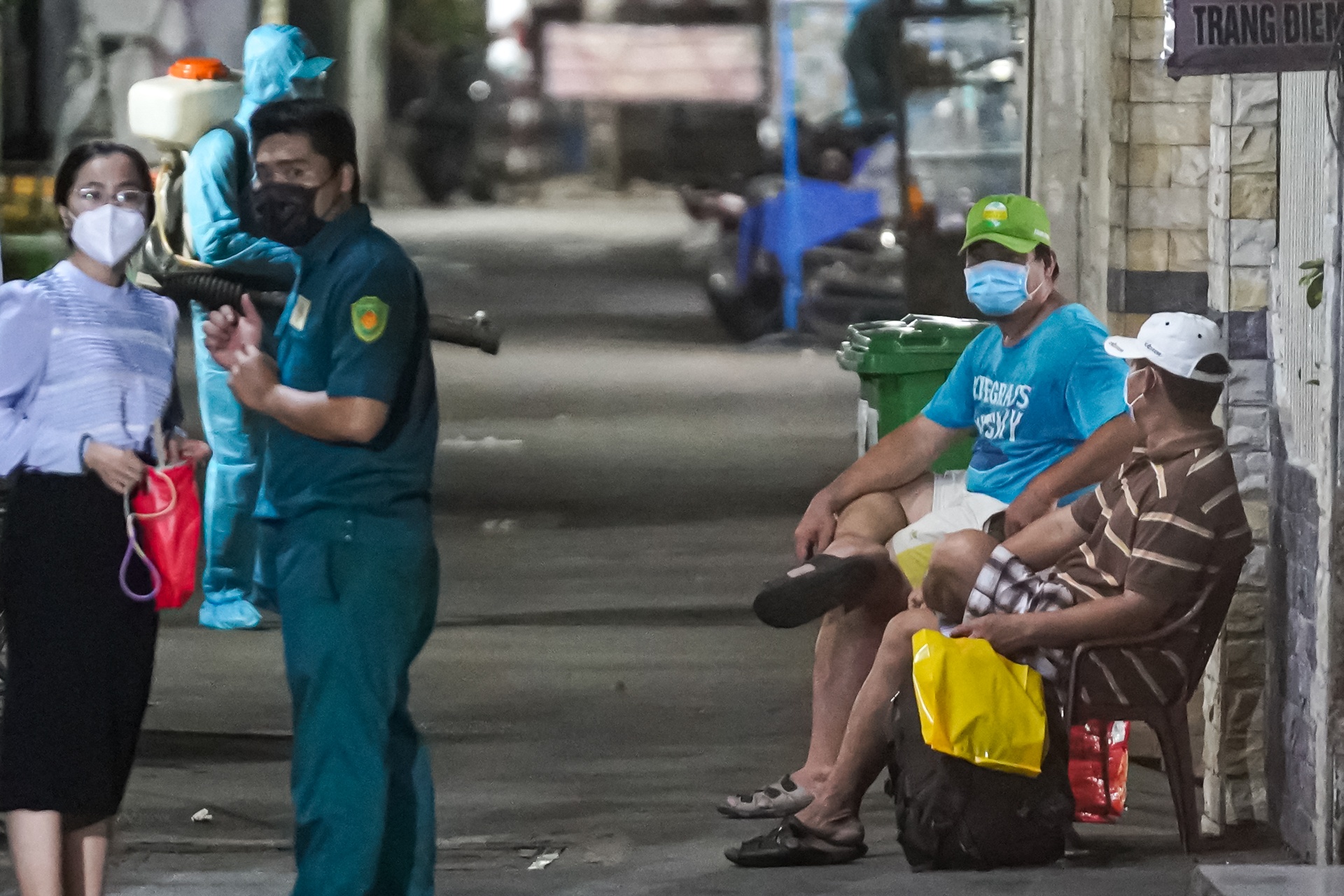 Phong toa hem vi Covid-19 anh 5