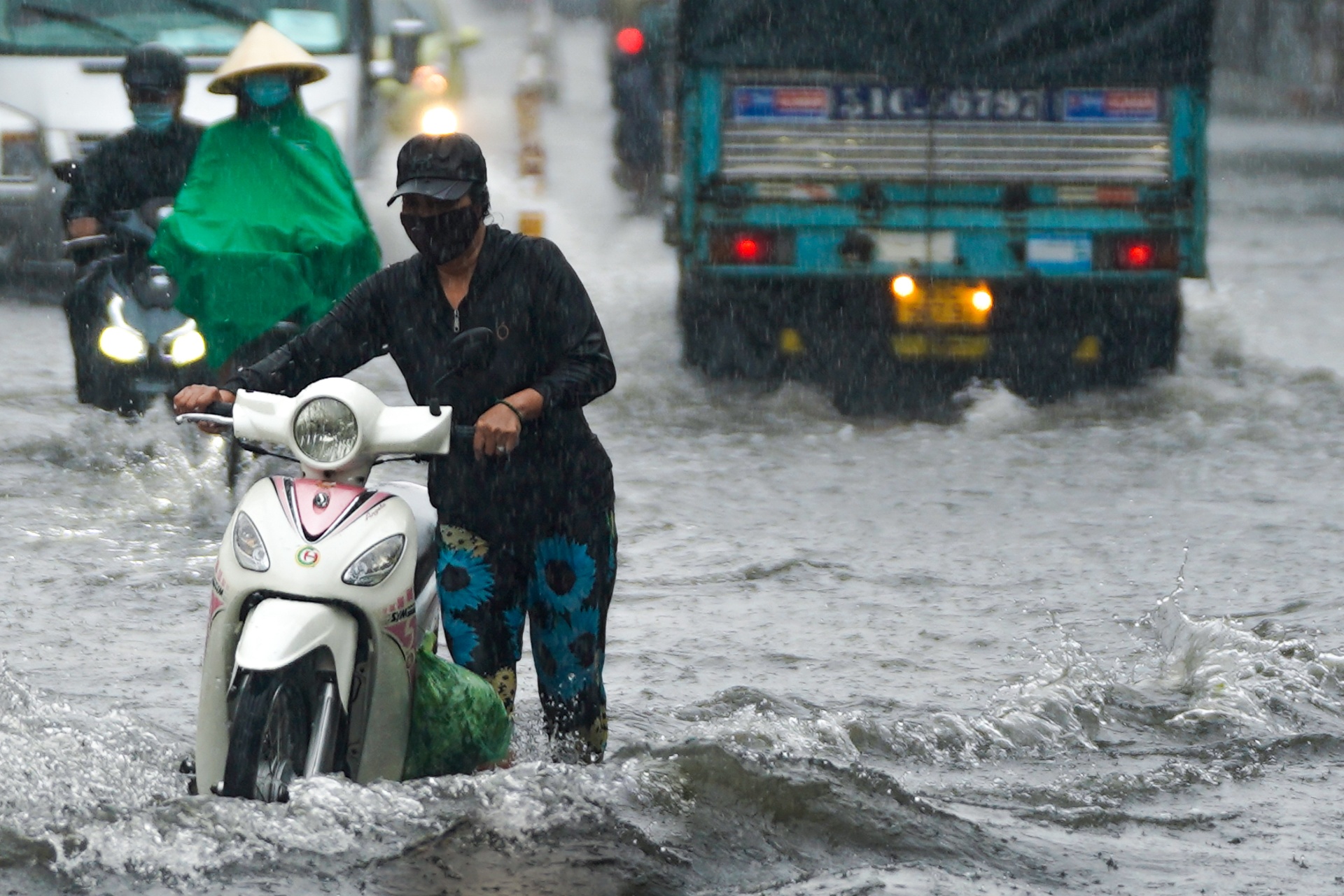 Mua lon sang som o TP.HCM anh 5