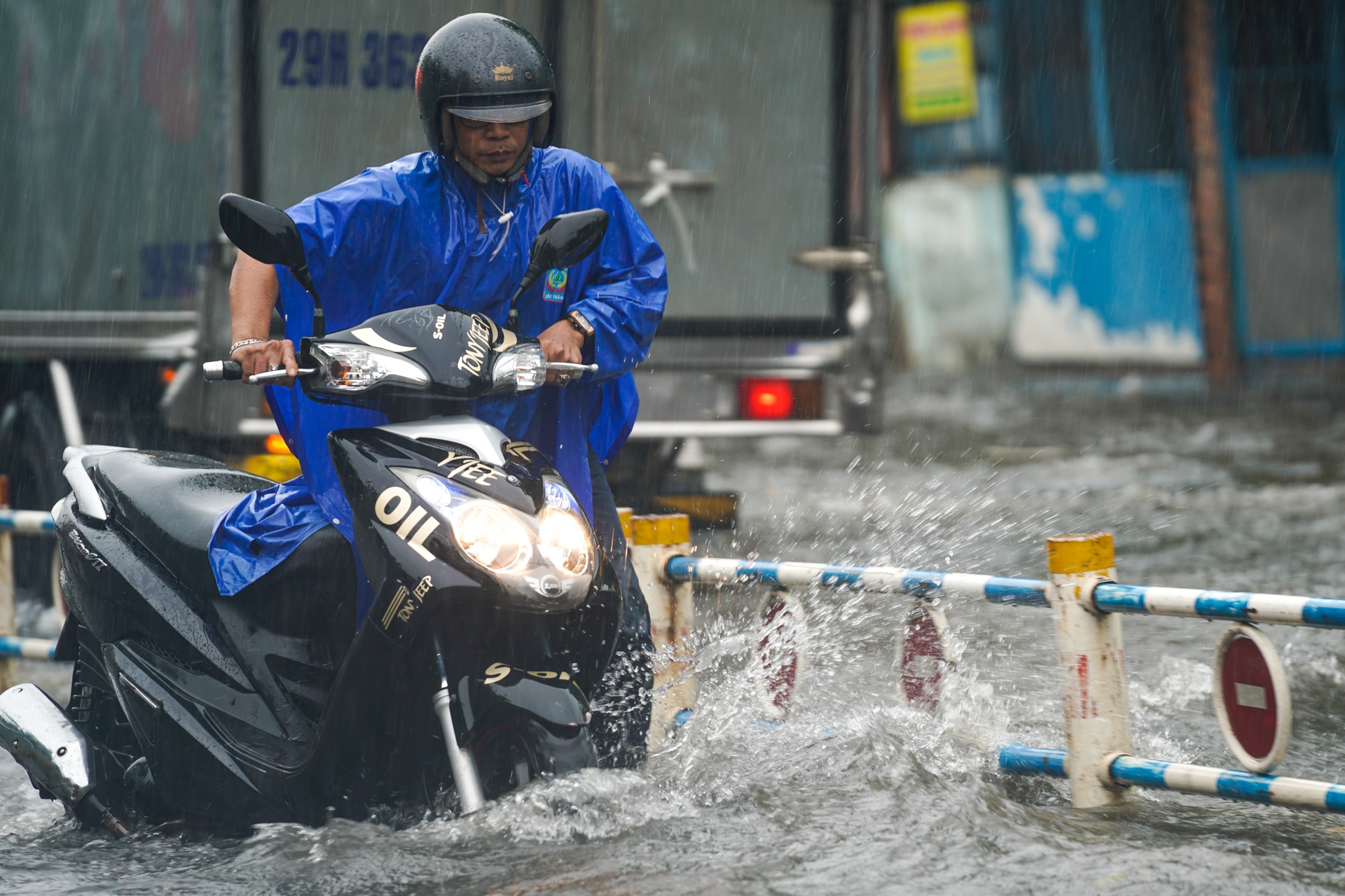 Mua lon sang som o TP.HCM anh 10