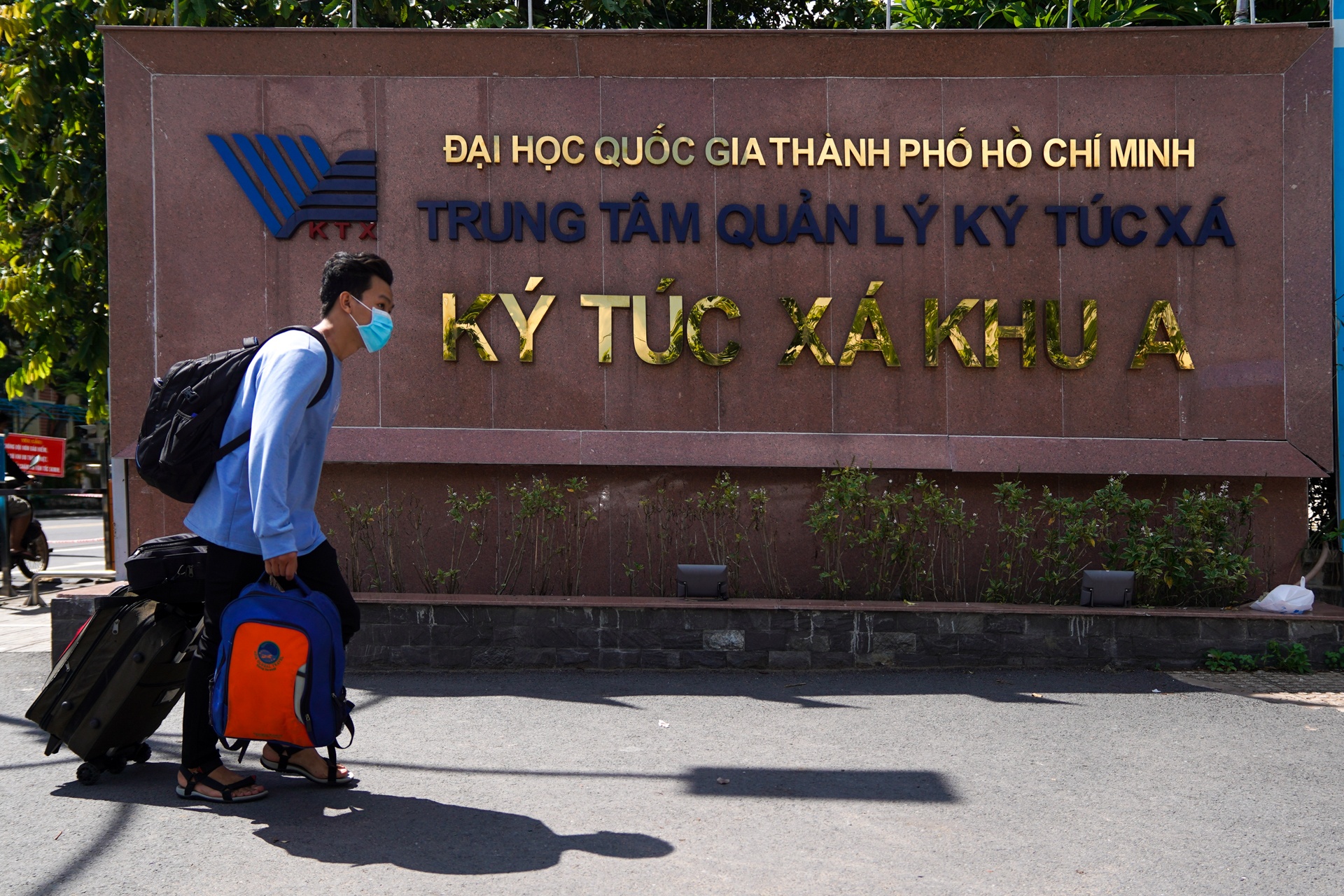 Tai lap khu cach ly DHQG anh 9