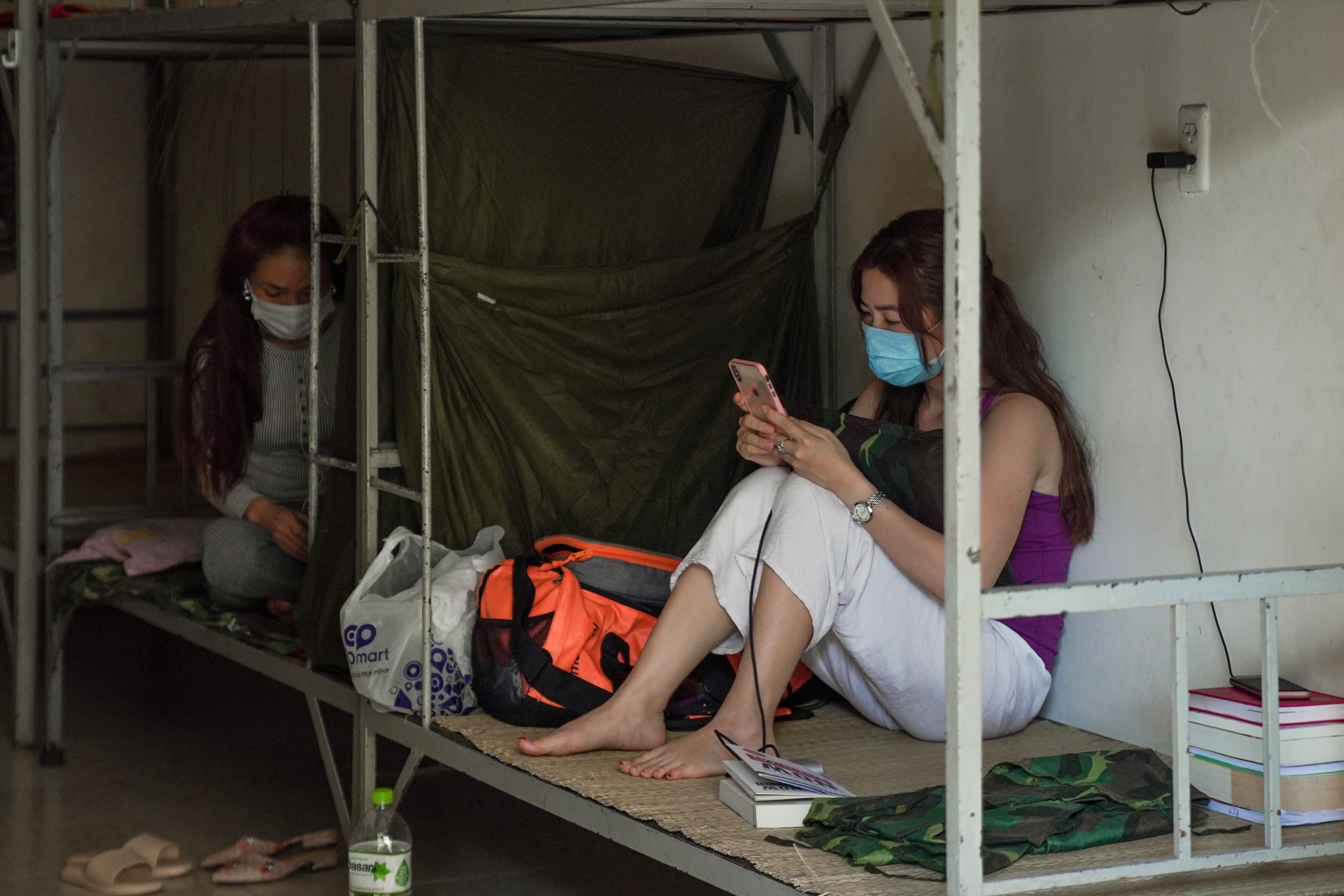 Tai lap khu cach ly DHQG anh 8