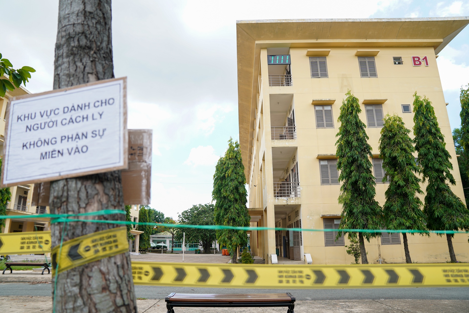 Tai lap khu cach ly 800 giuong o Dai hoc Quoc gia TP.HCM hinh anh