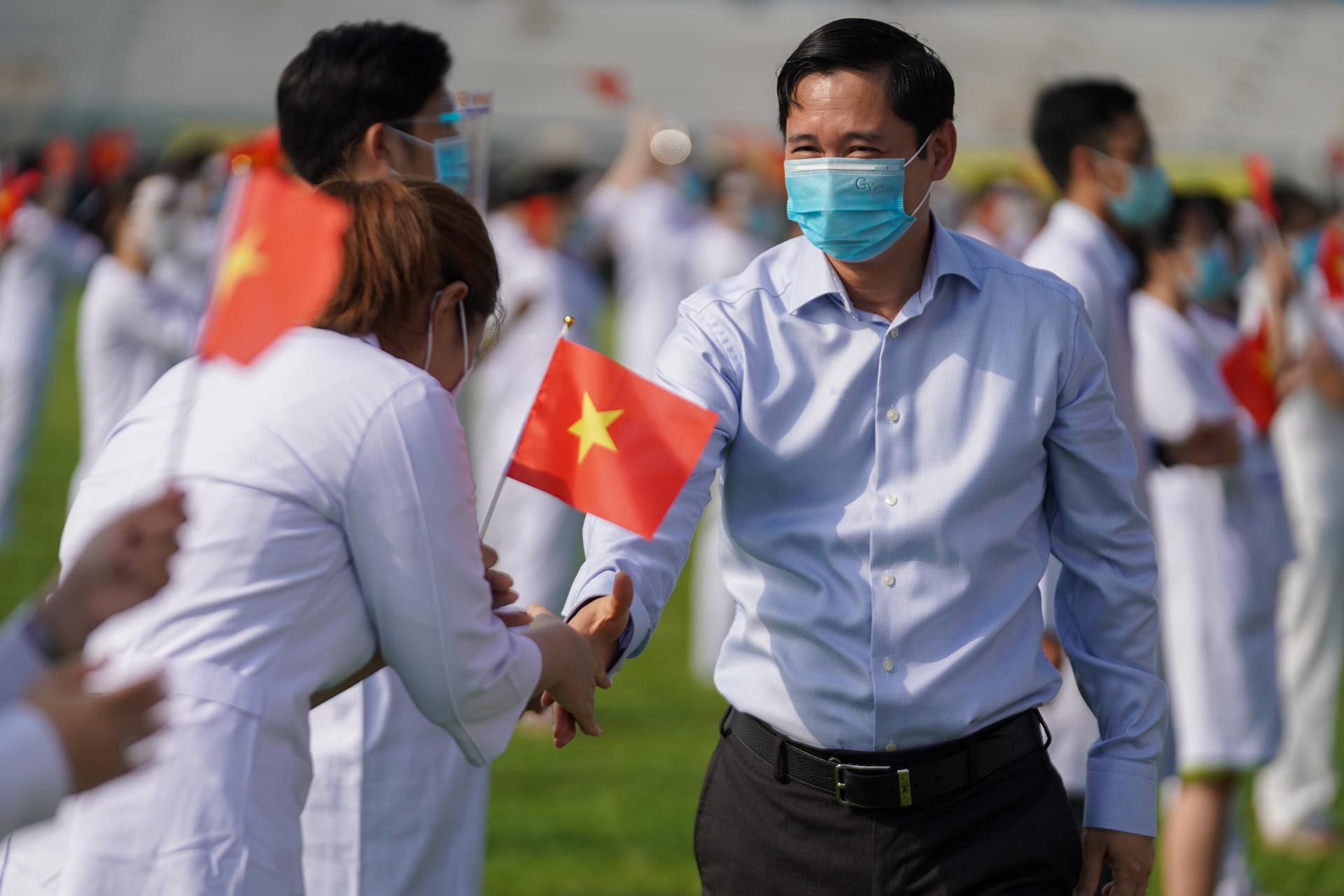 Le xuat quan chien dich tiem vaccine anh 8