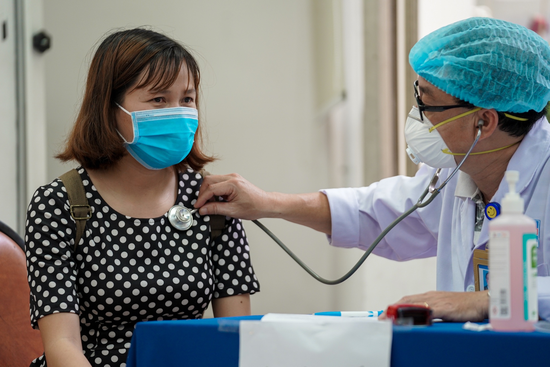 Tiêm vaccine Covid-19 TP.HCM ảnh 5 Tiem vaccine Covid-19 TP.HCM anh 5