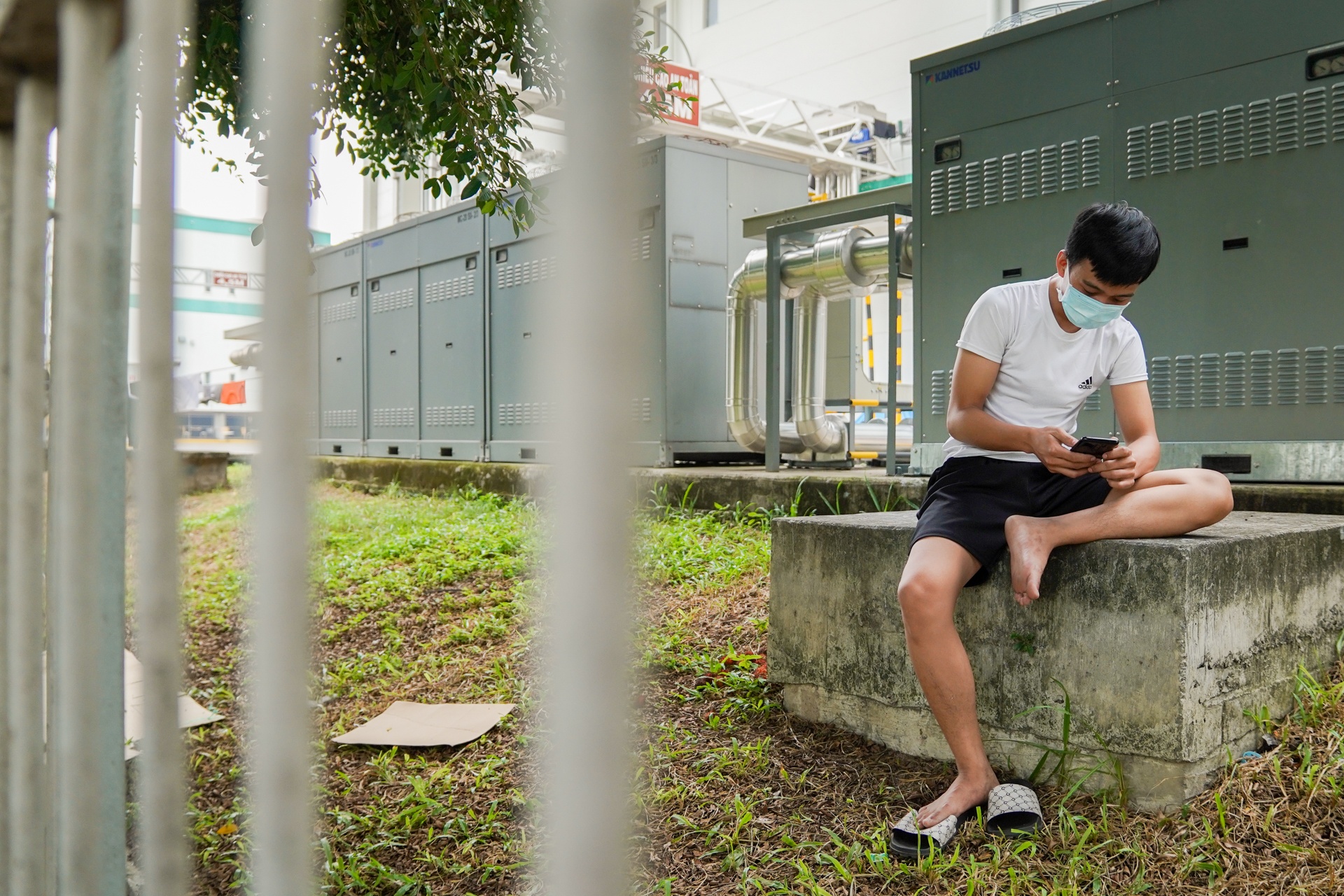 Dung leu cho cong nhan cach ly anh 9