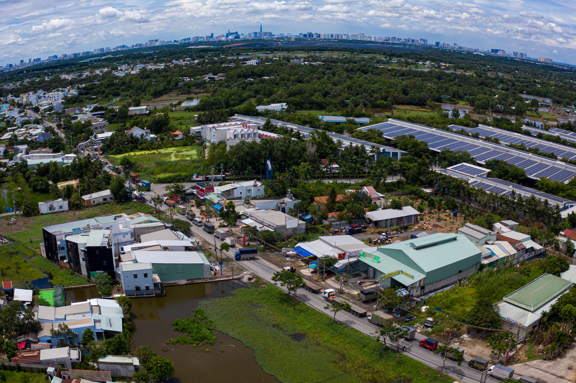 Chot kiem soat cua ngo TP.HCM anh 1