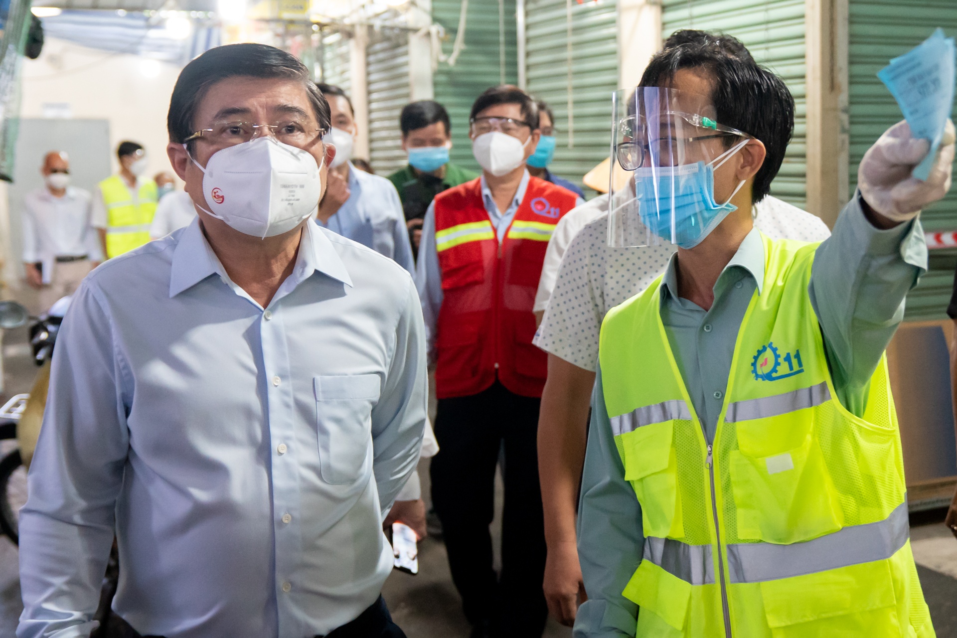 Cho mo cua tro lai anh 5