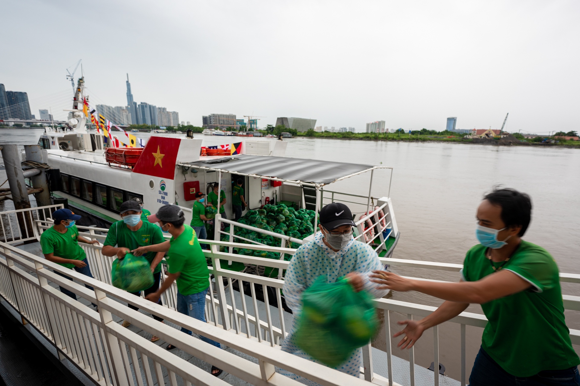 Tau cao toc cho hang hoa thiet yeu anh 2