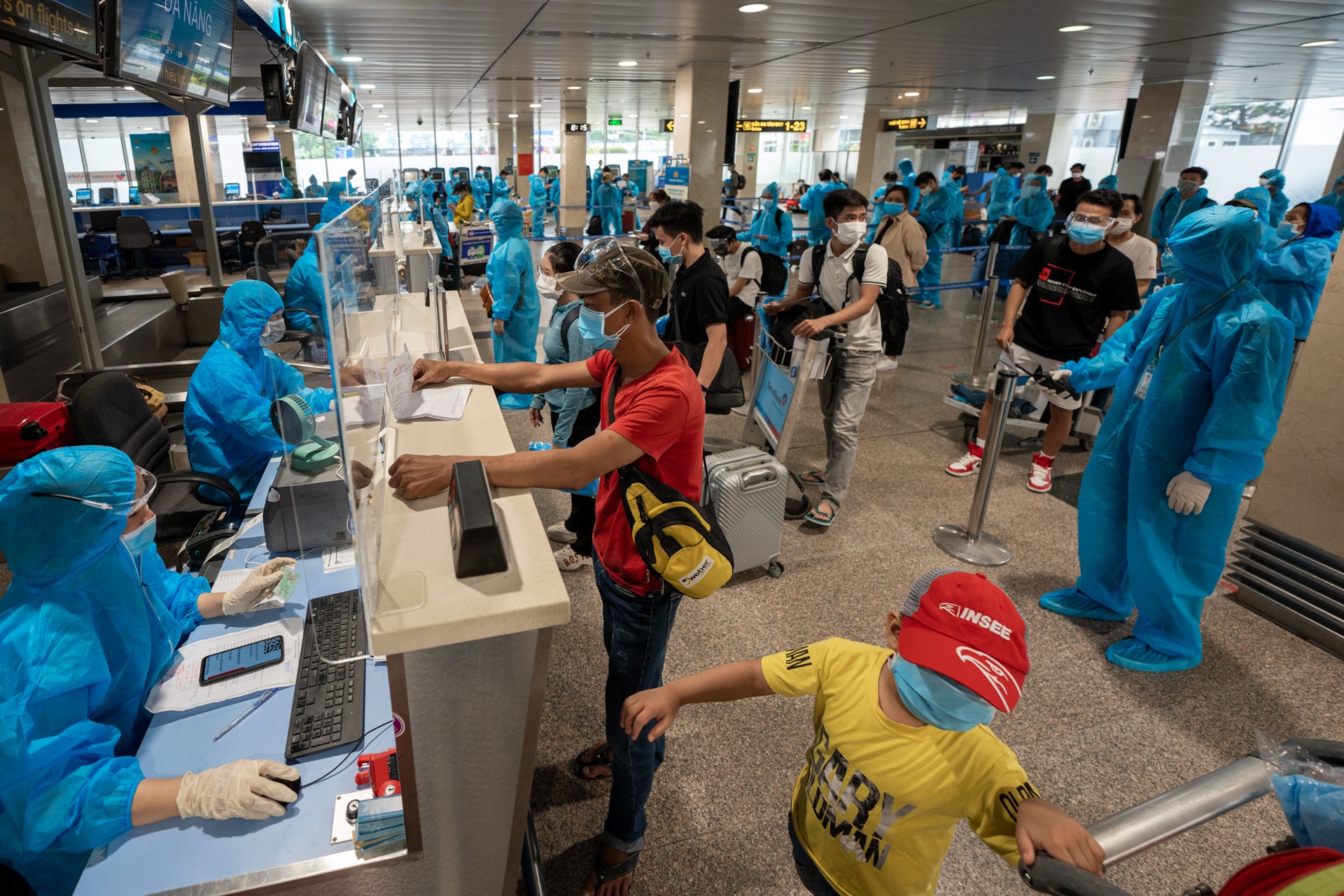 Dua nguoi dan ve que mien phi anh 8