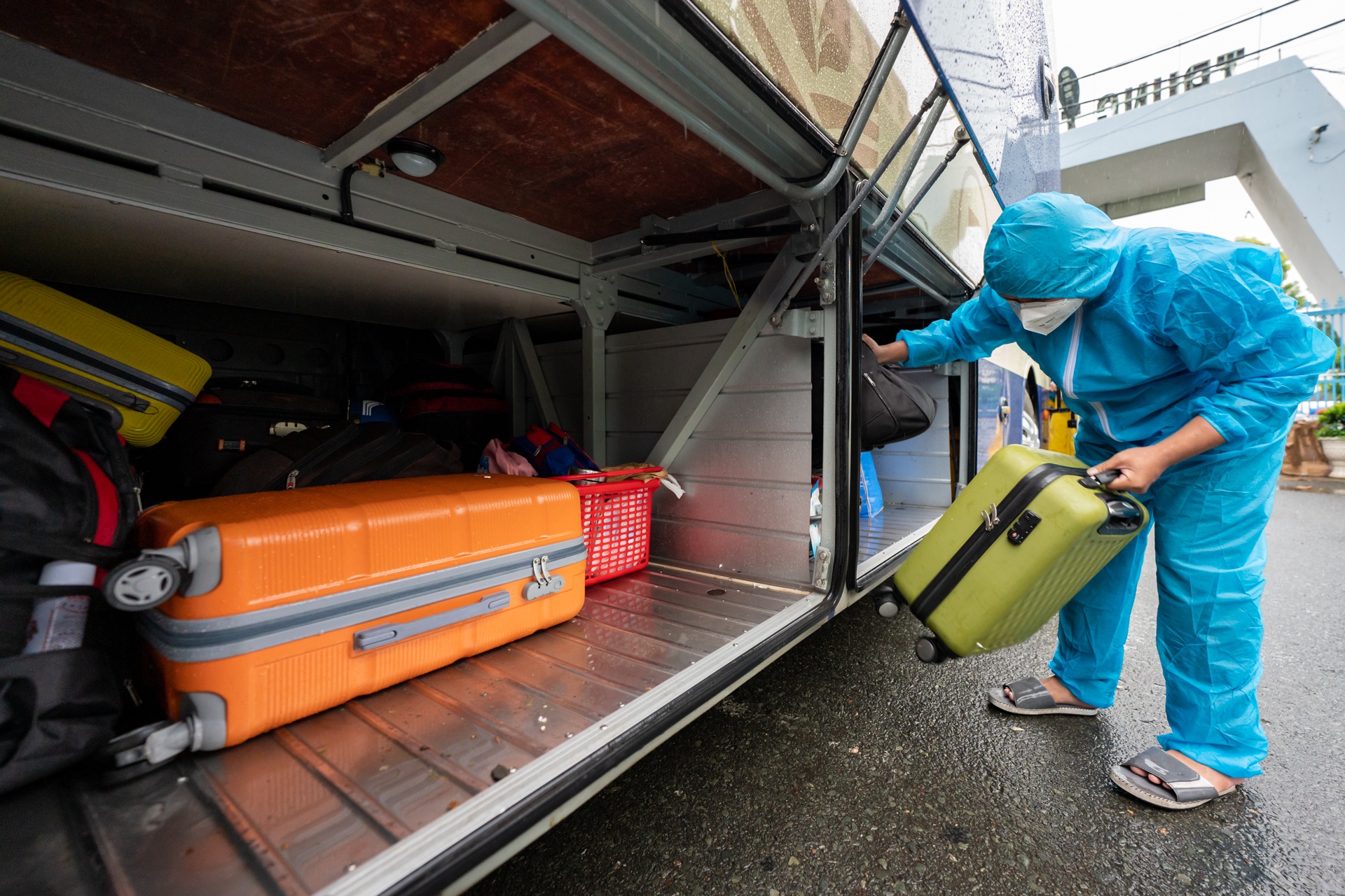 Dua nguoi dan ve que mien phi anh 4