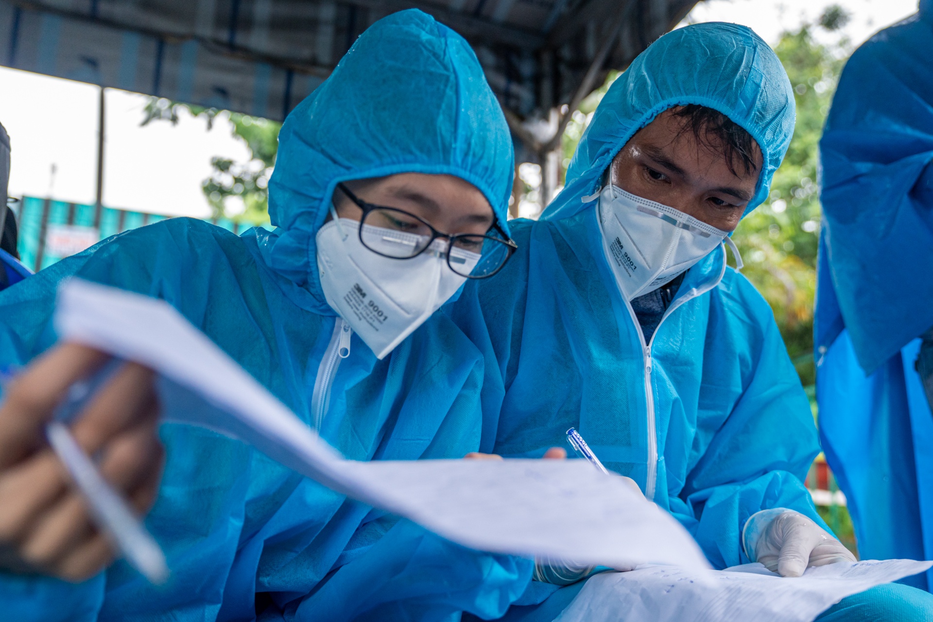 Dua nguoi dan ve que mien phi anh 10