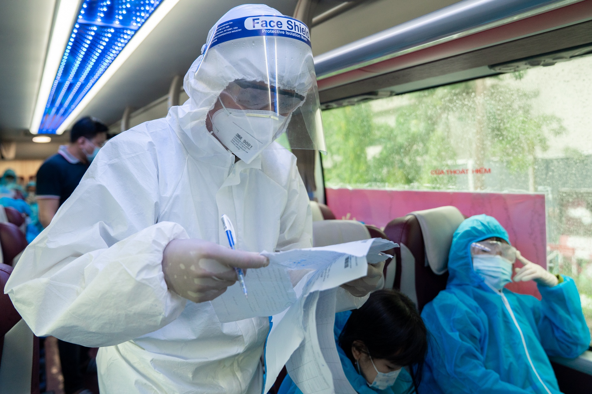 Dua nguoi dan ve que mien phi anh 7