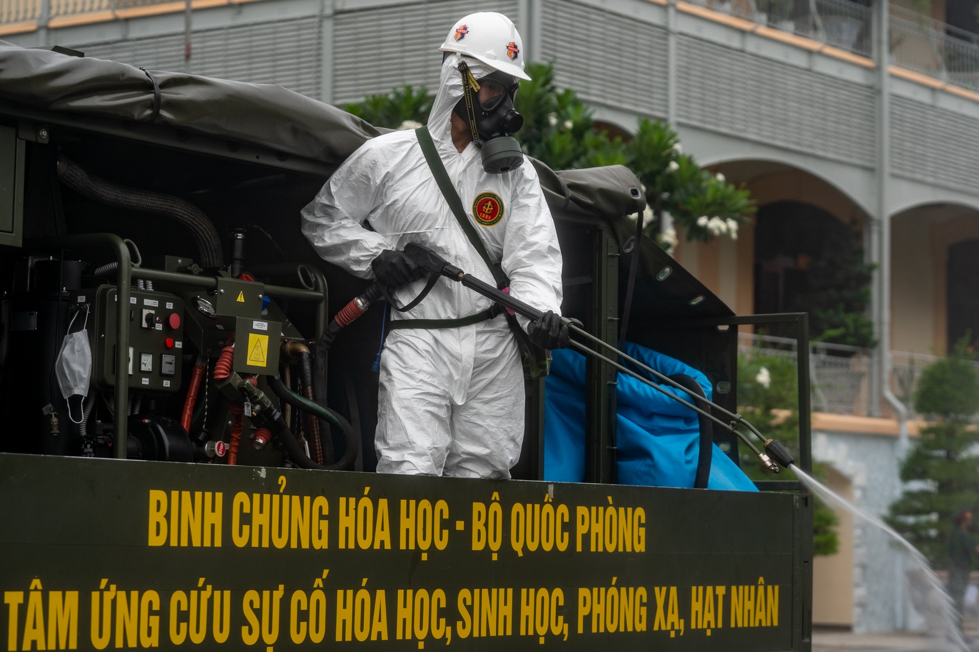 Phun khu khuan toan TP anh 3