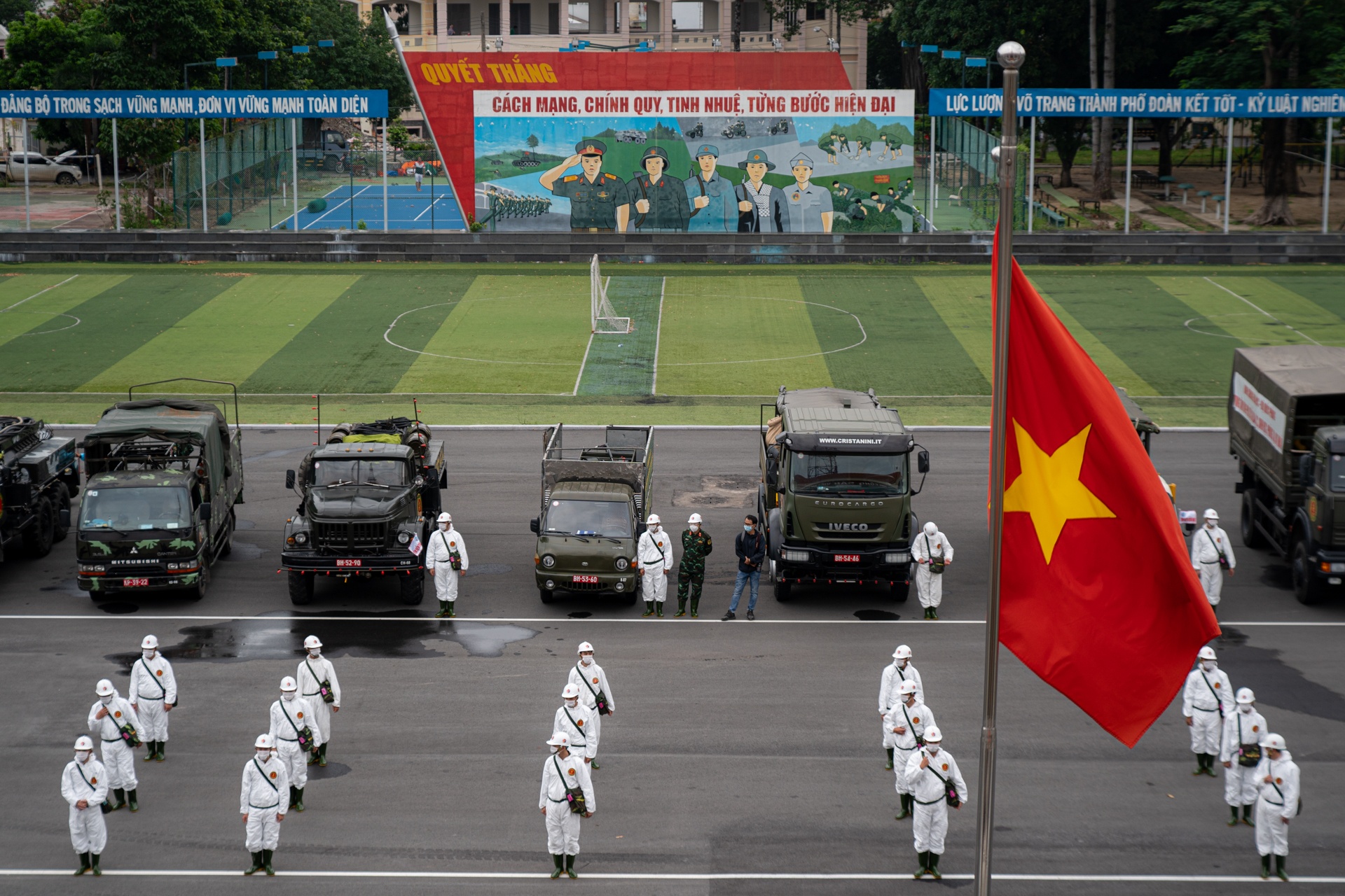 Phun khu khuan toan TP anh 1