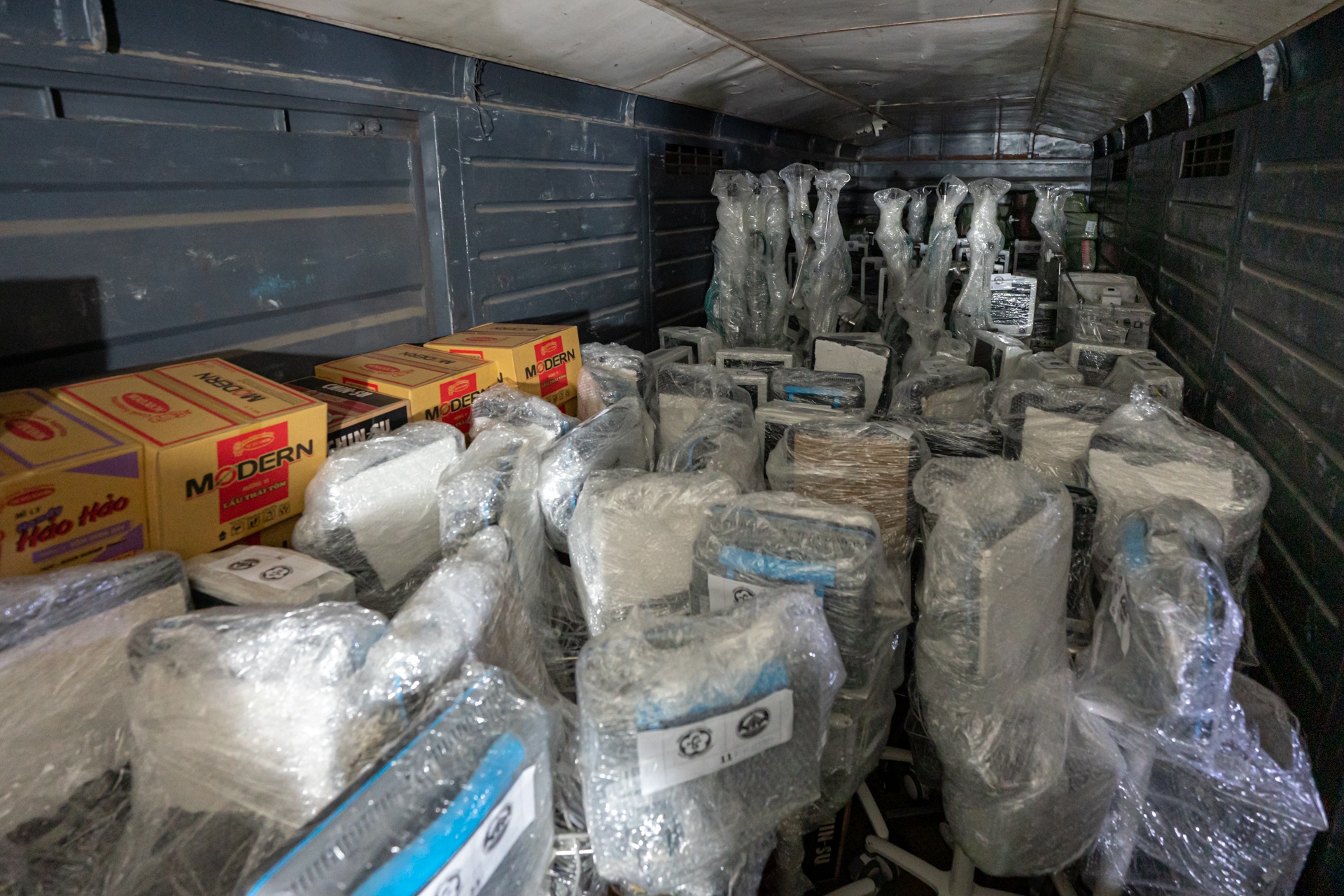 Thiet bi y te chi vien cho TP.HCM anh 4