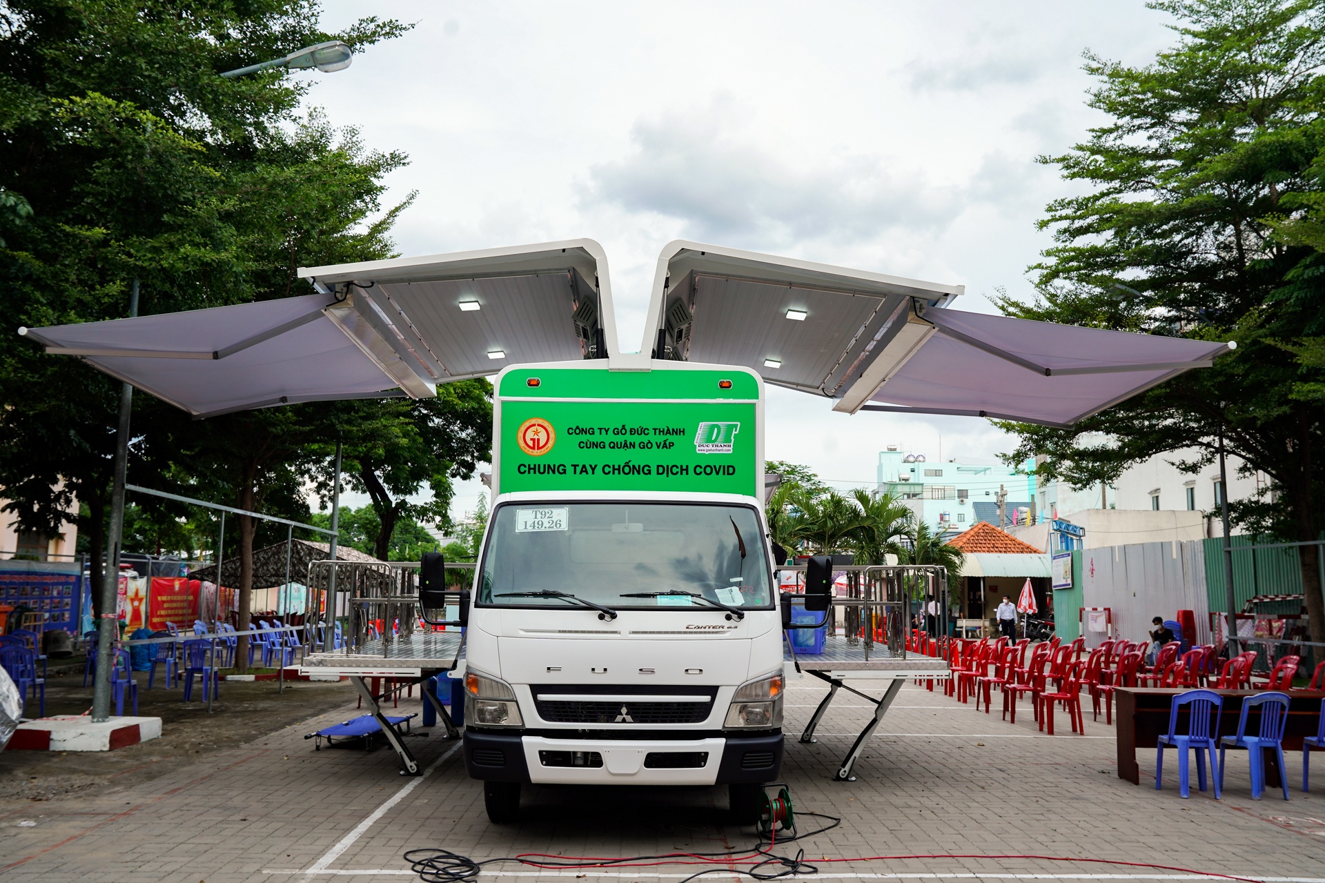 Xe luu dong tiem vaccine Covid-19 anh 1