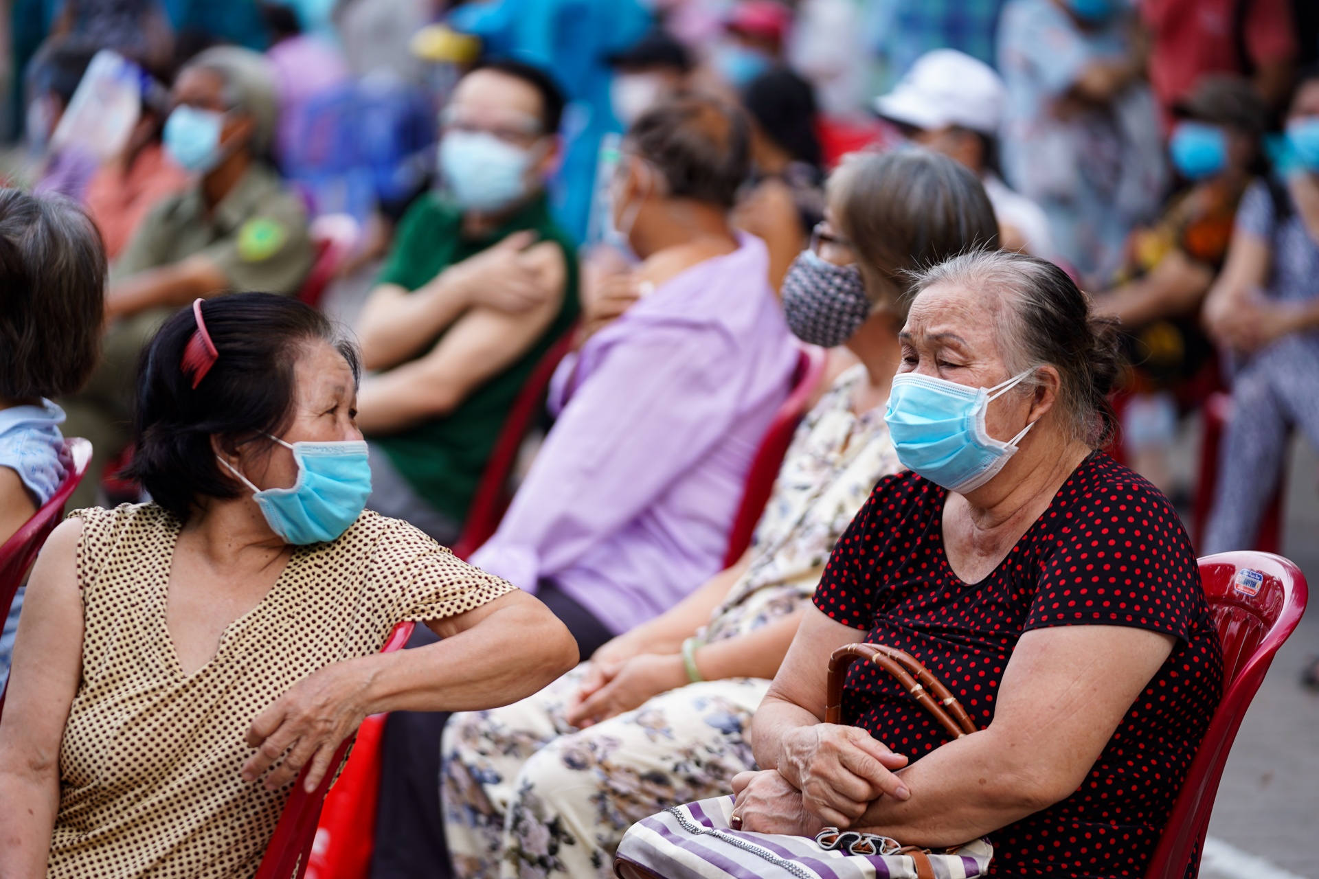 Xe luu dong tiem vaccine Covid-19 anh 4