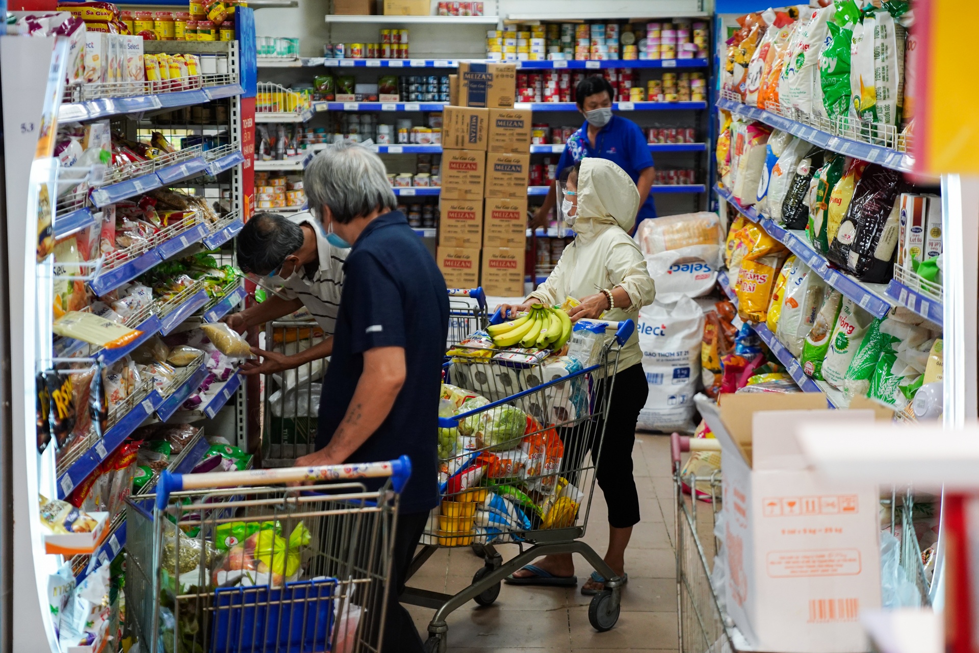 Xep hang di sieu thi anh 7