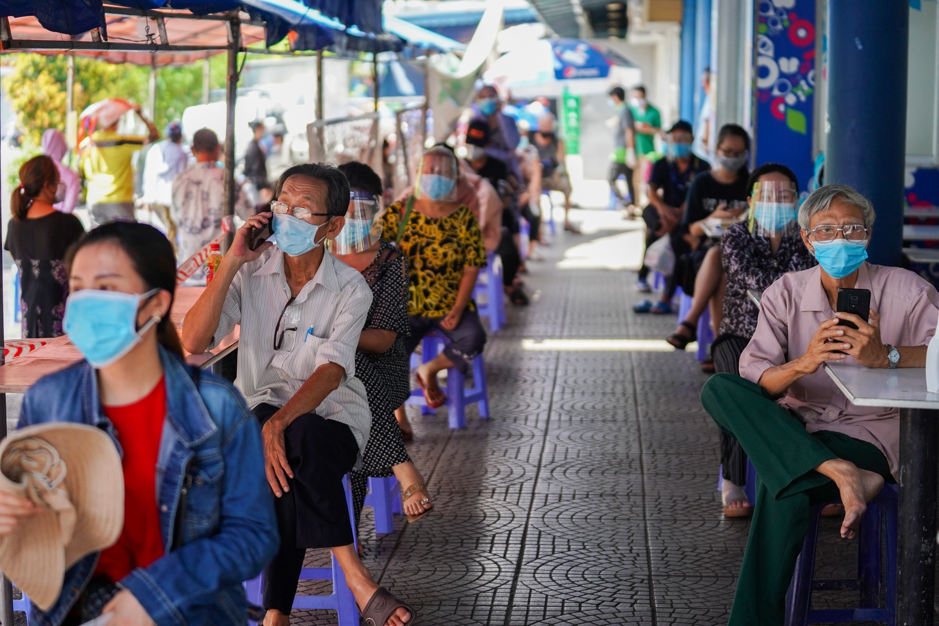 Xep hang di sieu thi anh 5