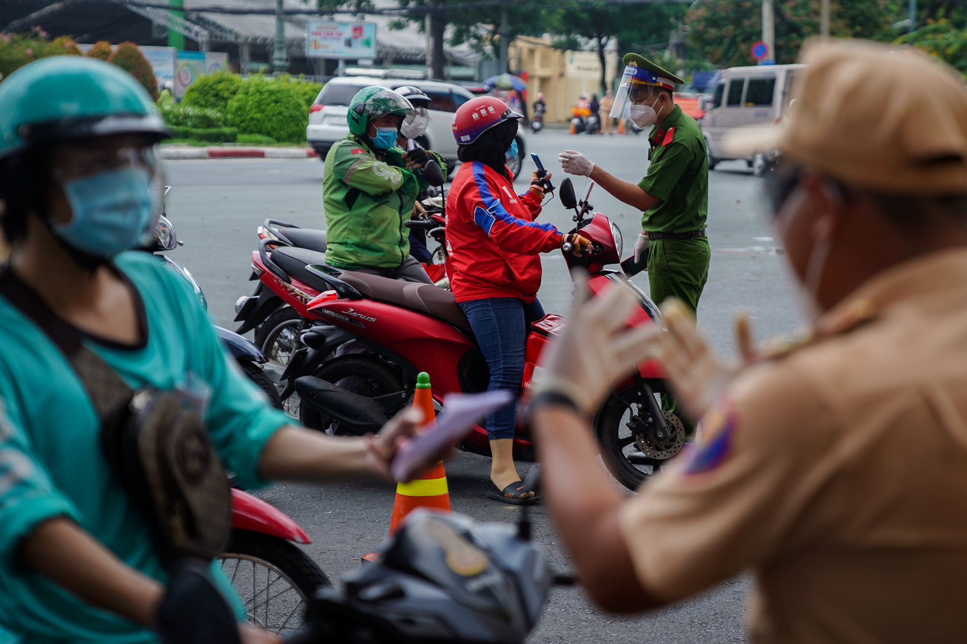 Giao hang lien quan tu 16/9 anh 2