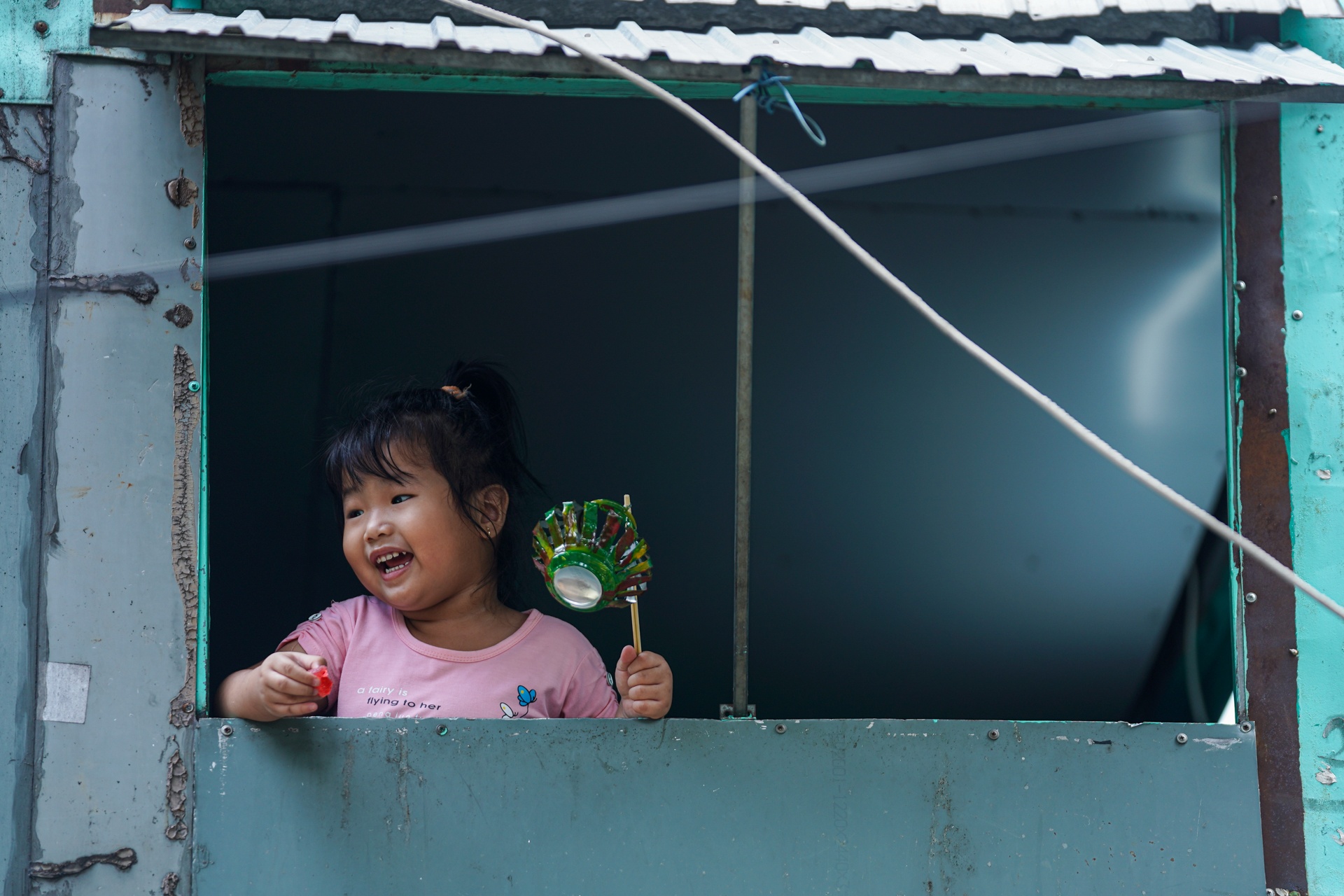 Bo doi lam long den ve chai anh 8