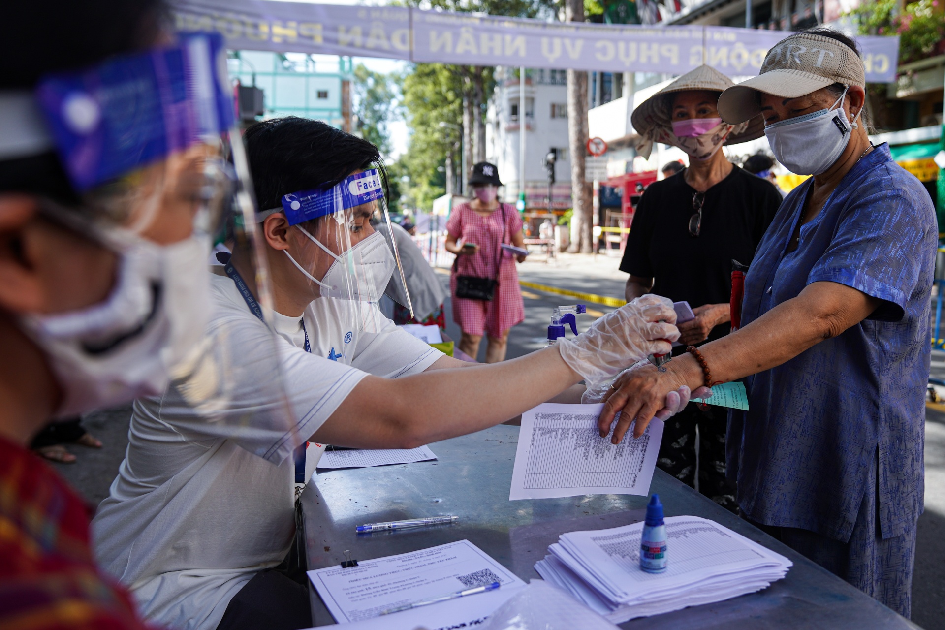 Cho Luu dong phuc vu Vung xanh anh 4