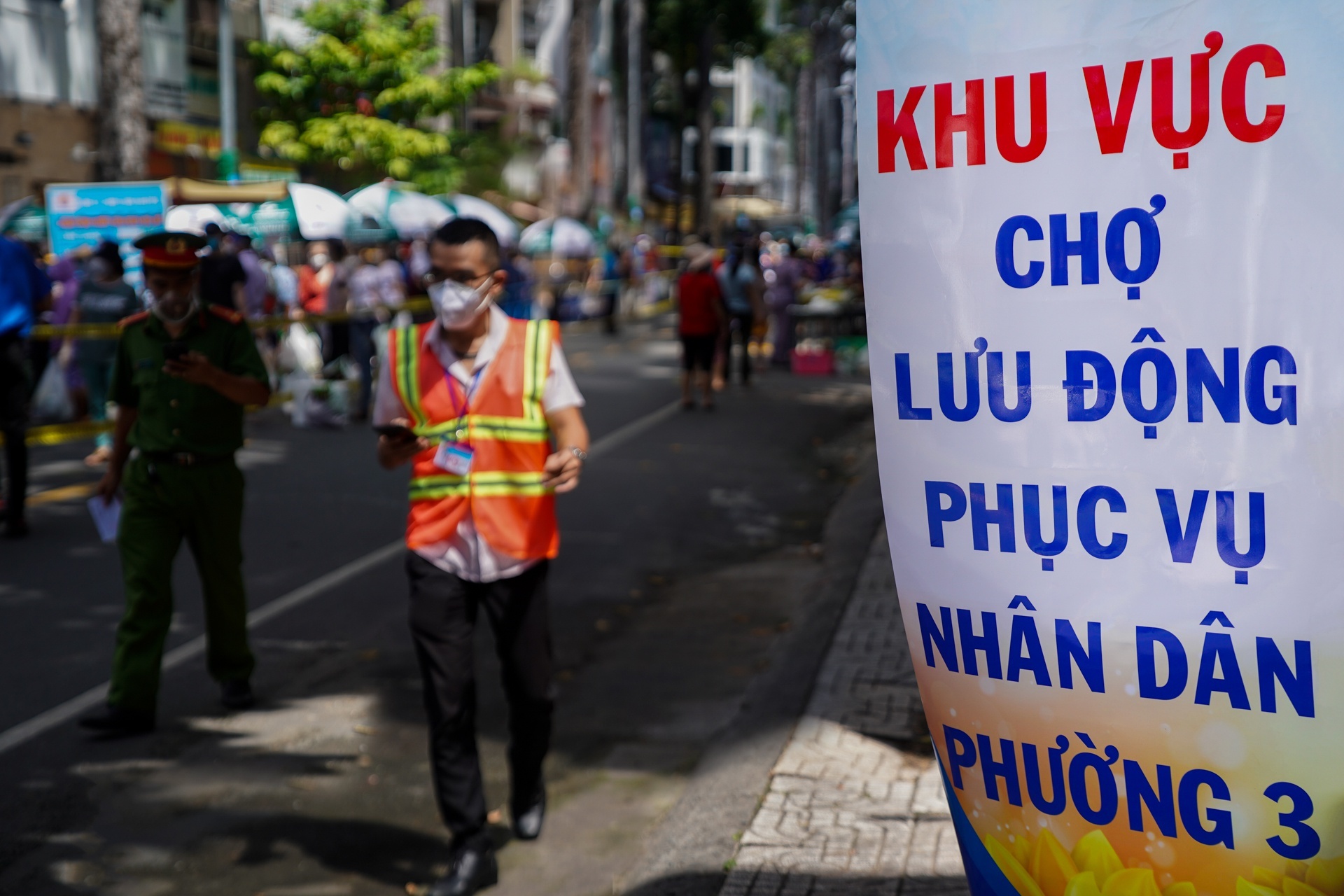 Cho luu dong phuc vu nguoi dan 'vung xanh' tai TP.HCM hinh anh