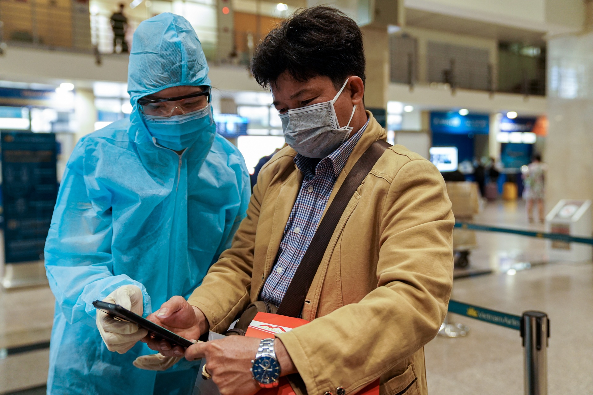 Chuyen bay thuong mai dau tien anh 7