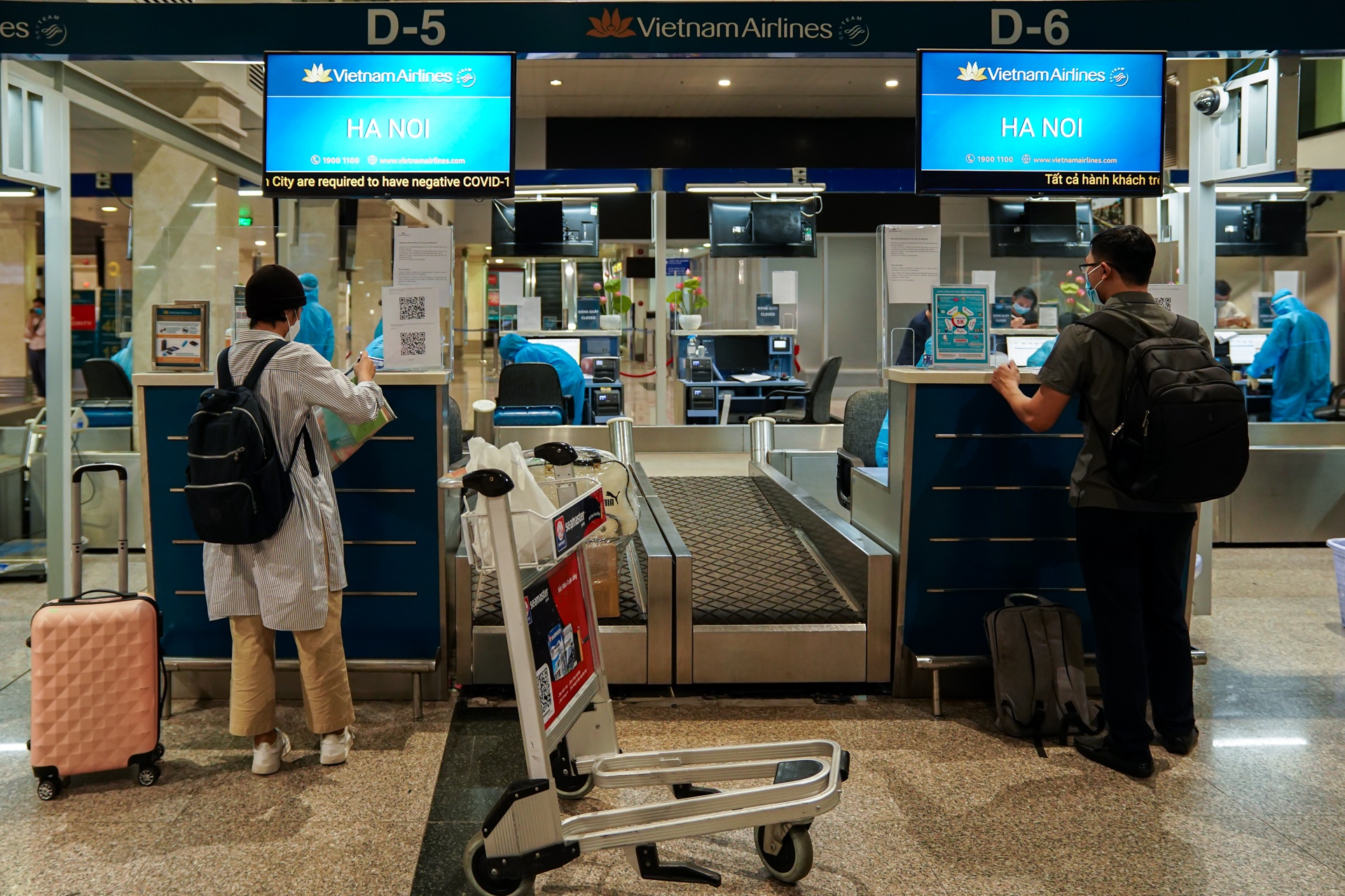 Chuyen bay dau tien ve Noi Bai anh 2