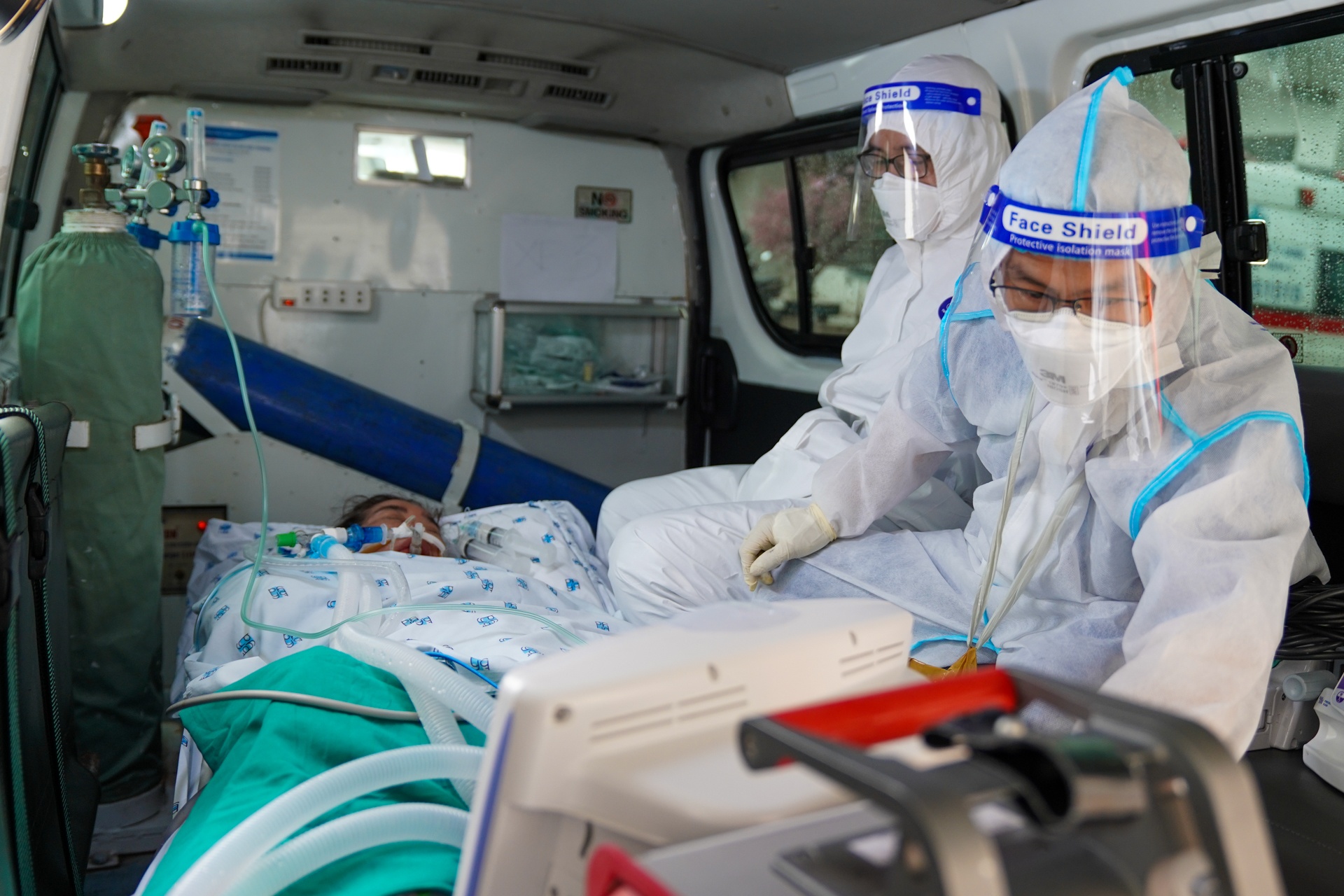 Chuyen benh nhan ve ICU anh 8