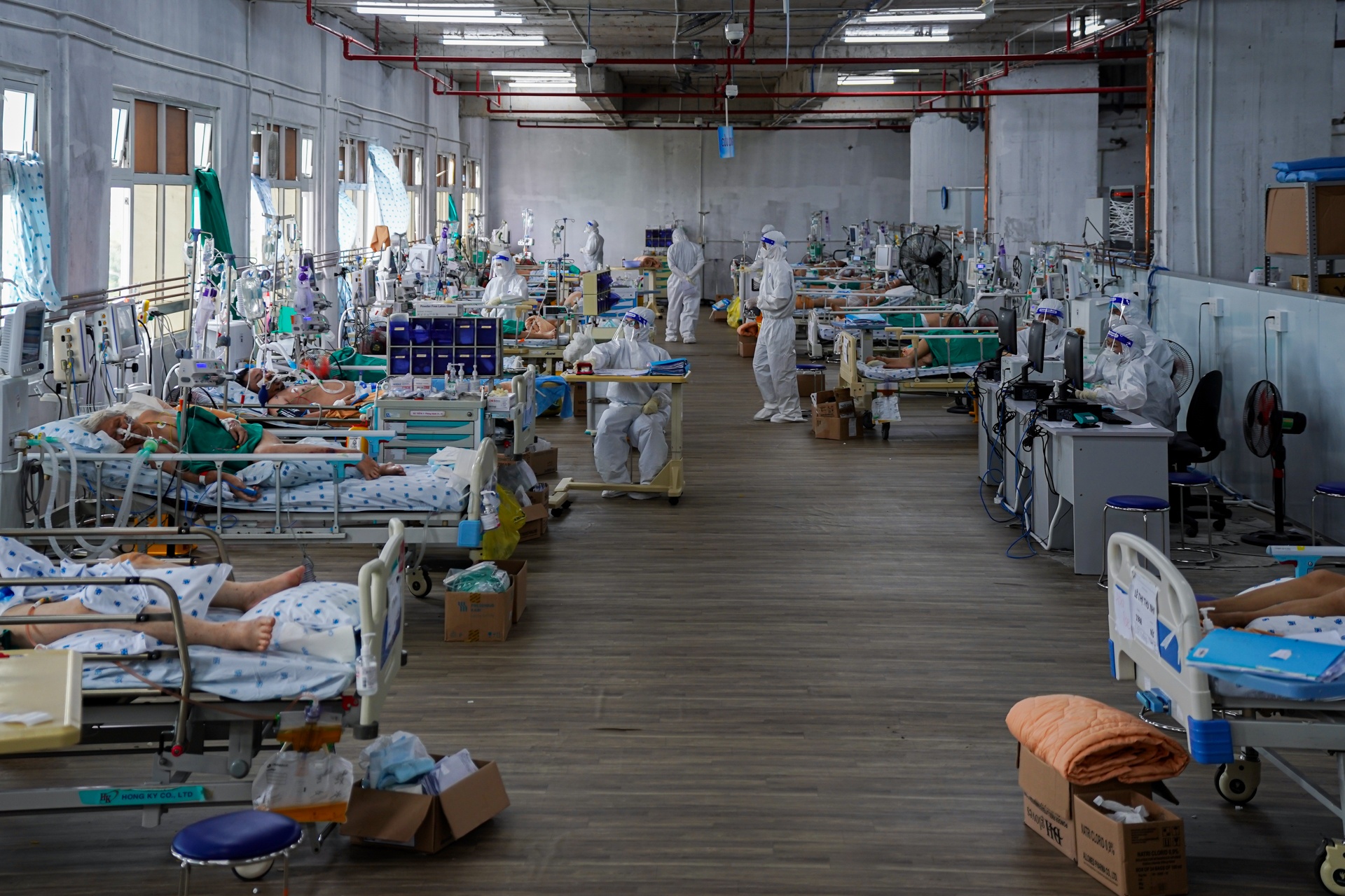 Chuyen benh nhan ve ICU anh 1