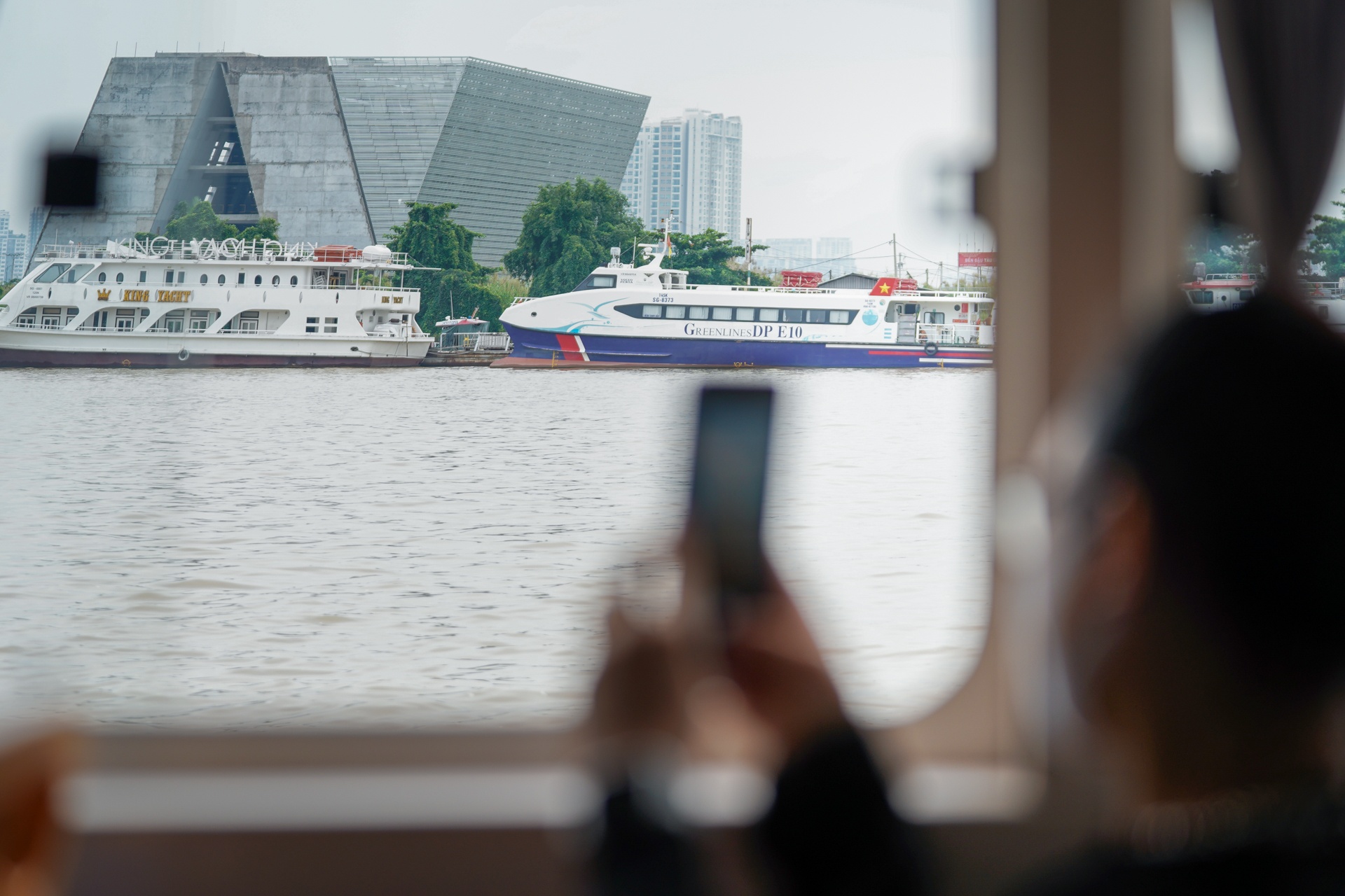 Bus duong thuy mo lai anh 8