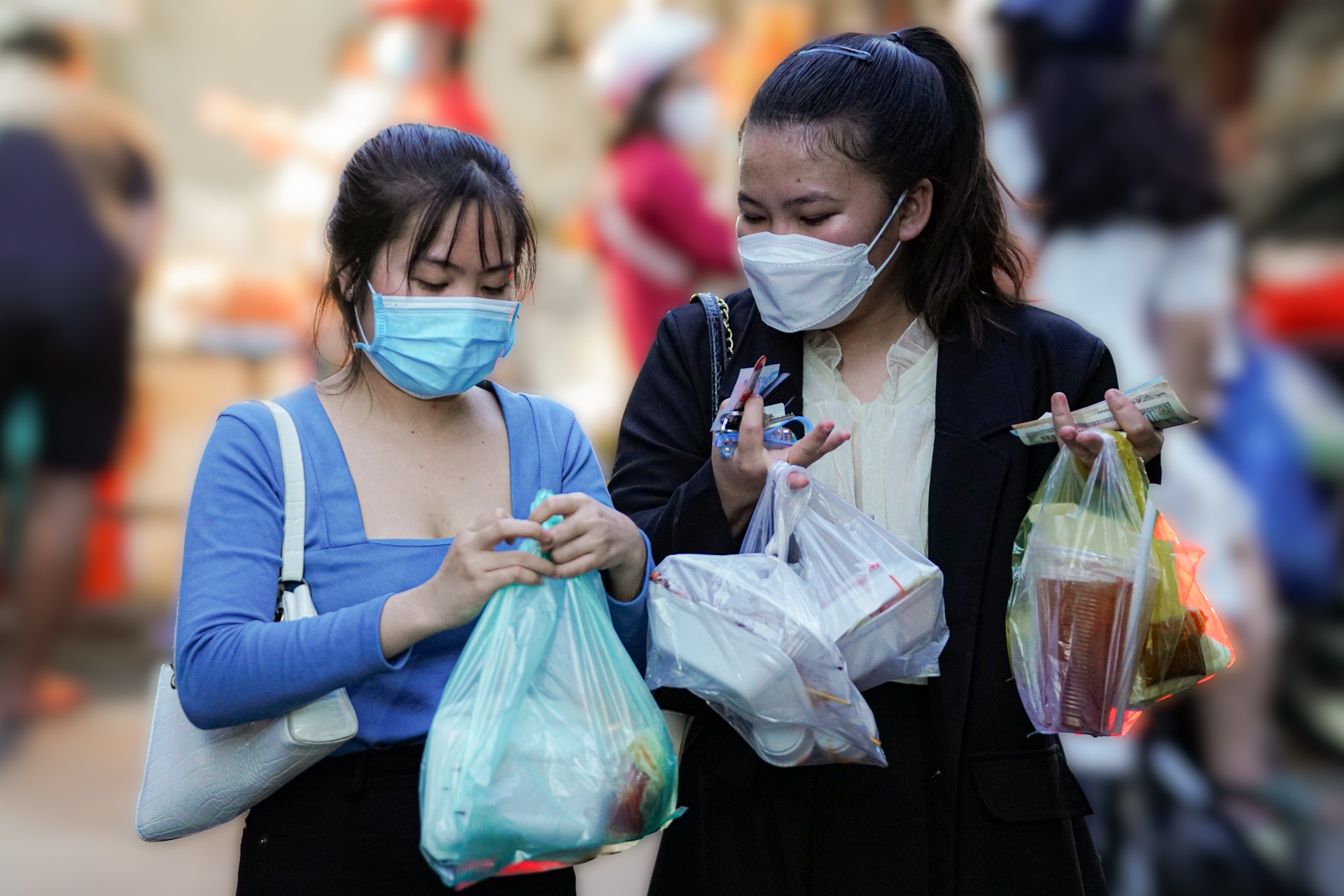 Cho hoa Ho Thi Ky mo lai anh 9