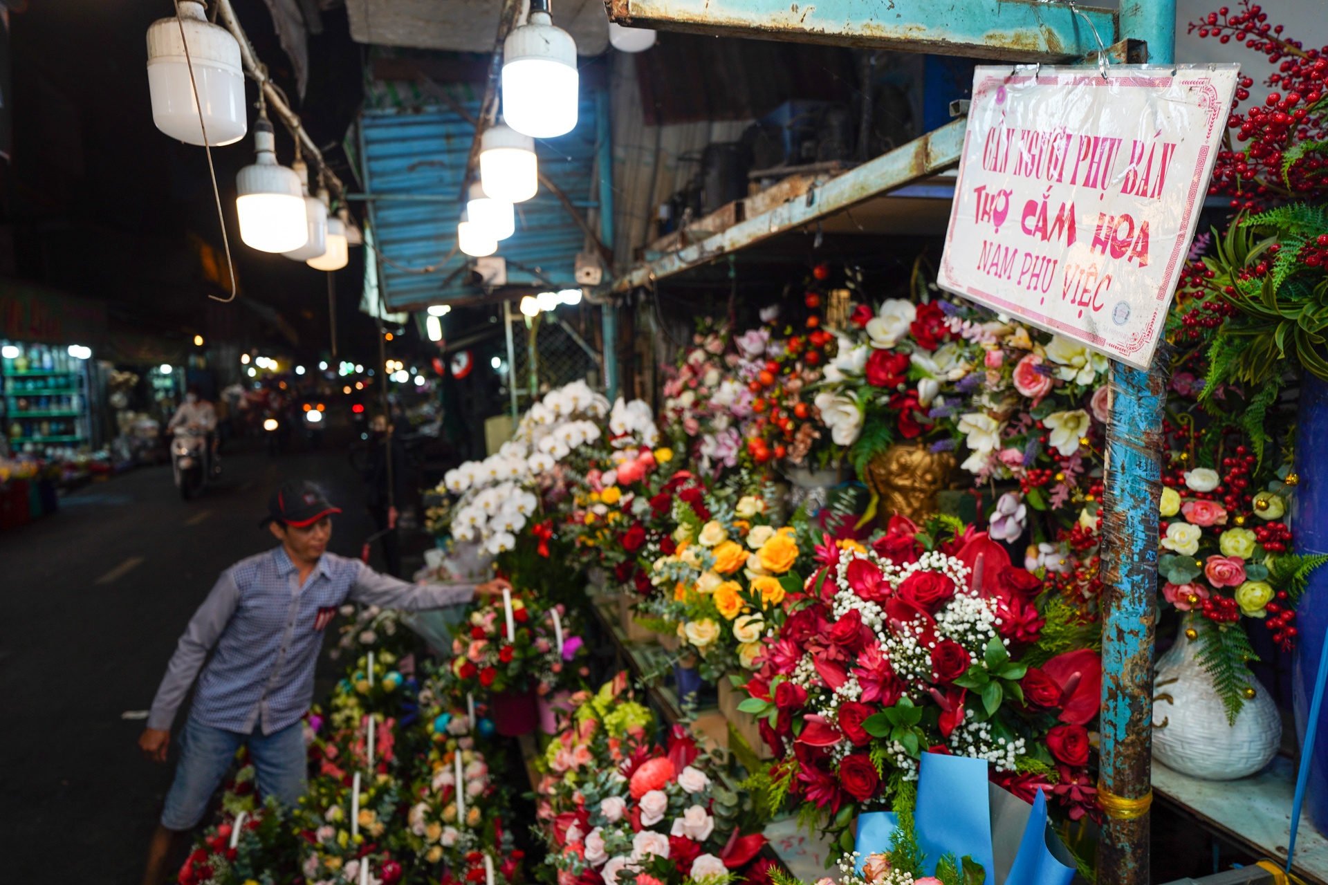 Cho hoa Ho Thi Ky mo lai anh 14