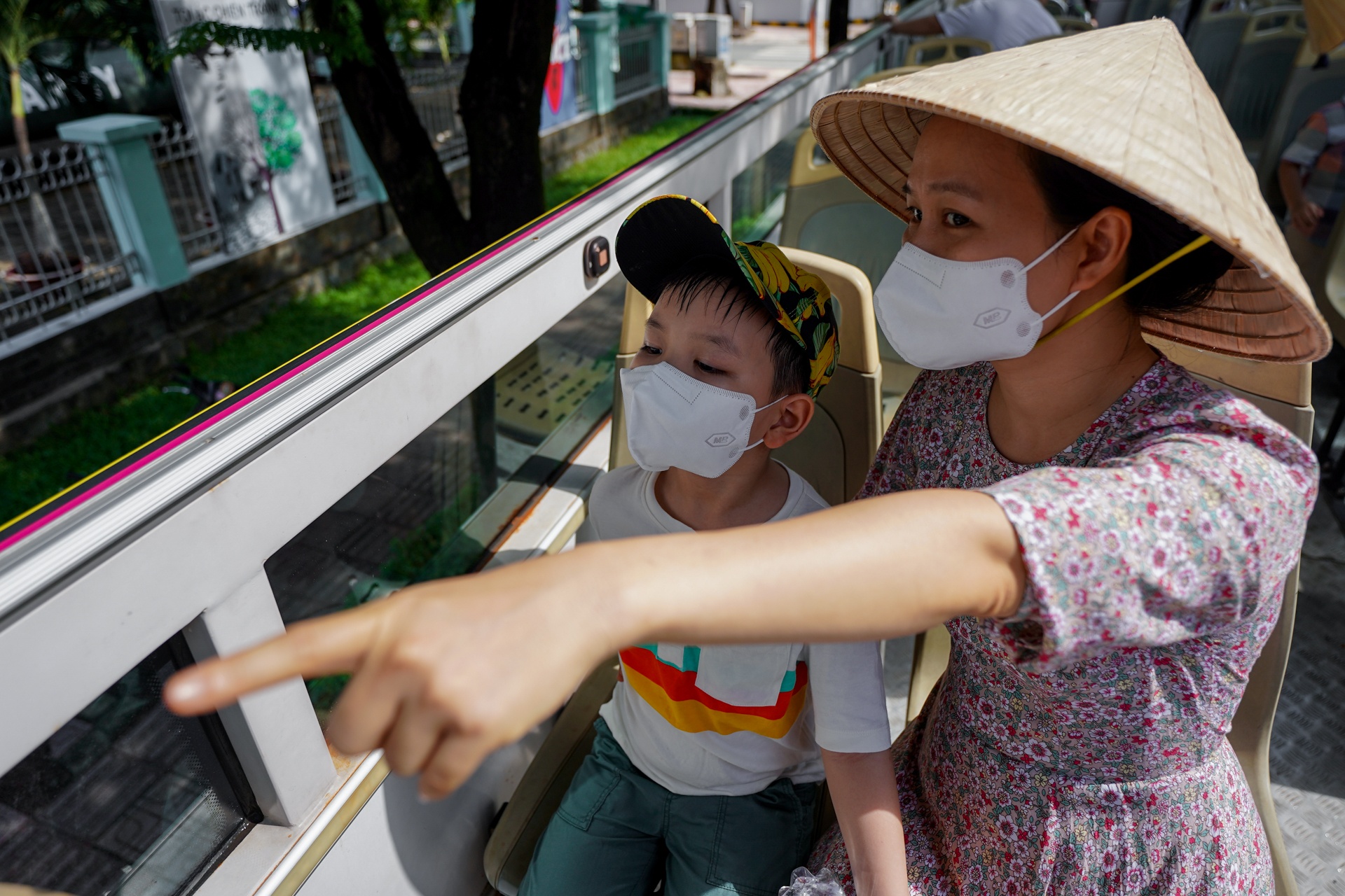 Xe buyt hai tang hoat dong tro lai anh 5