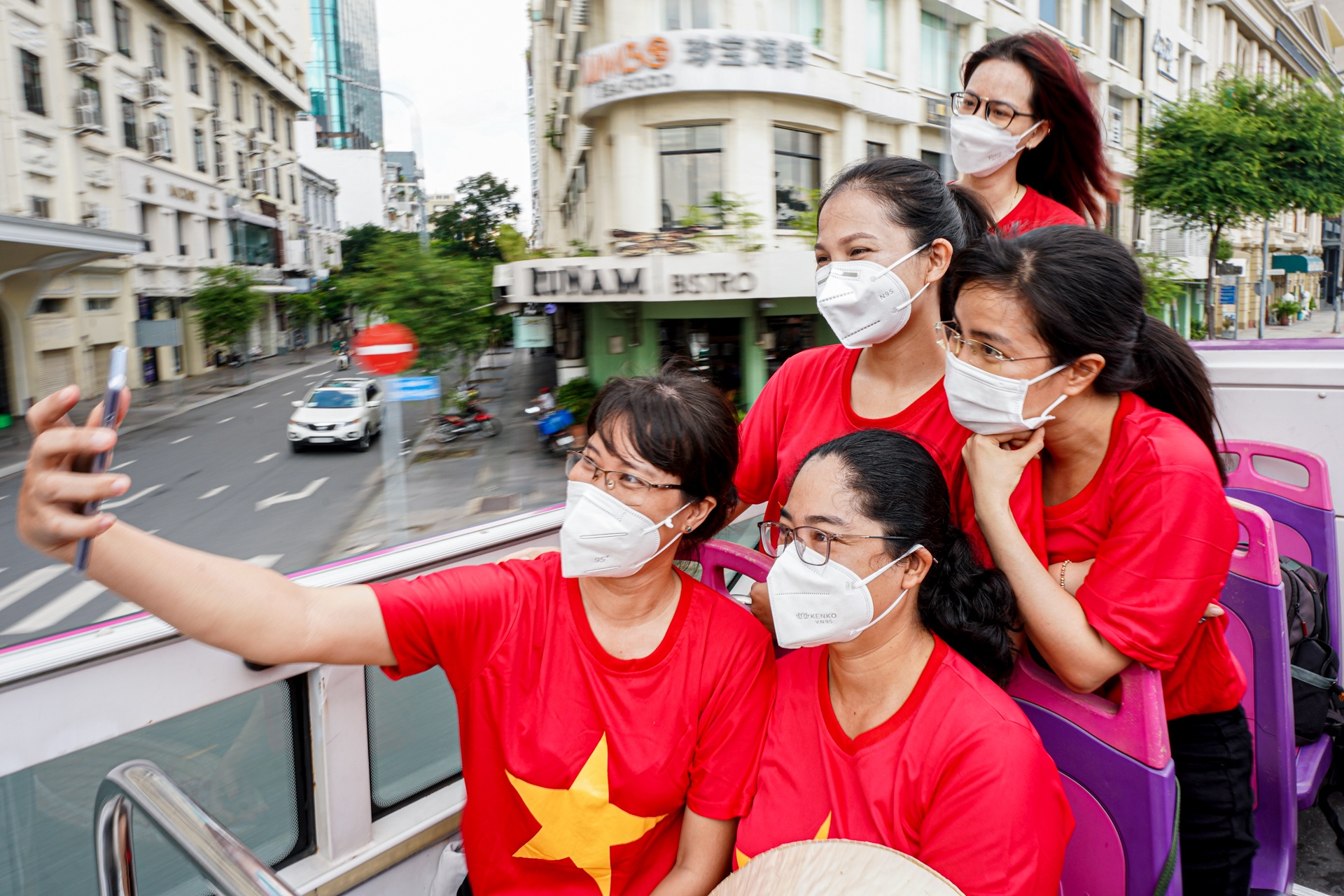 Xe buyt hai tang hoat dong tro lai anh 6