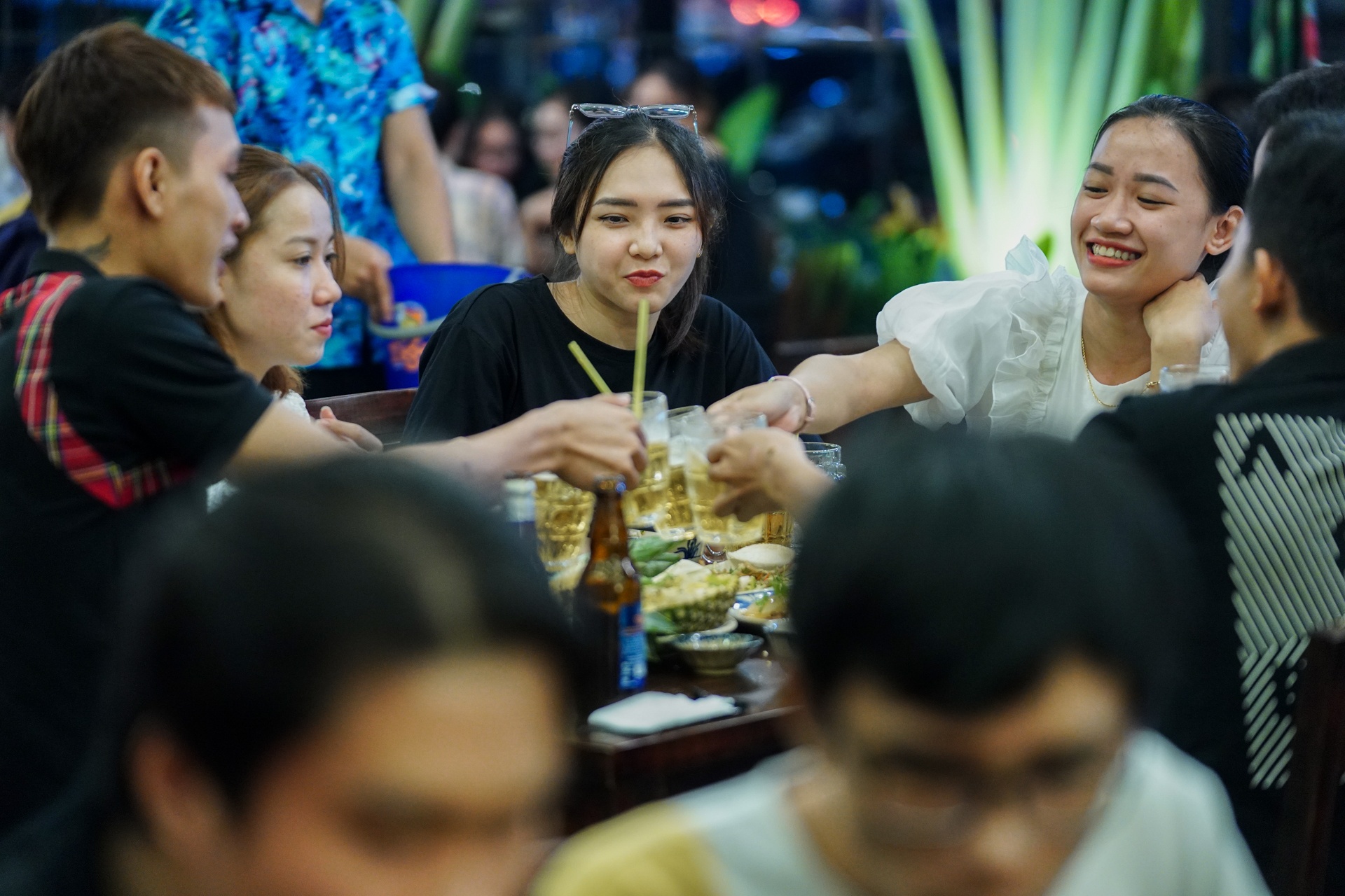 Quan nhau dong nghit khach anh 3