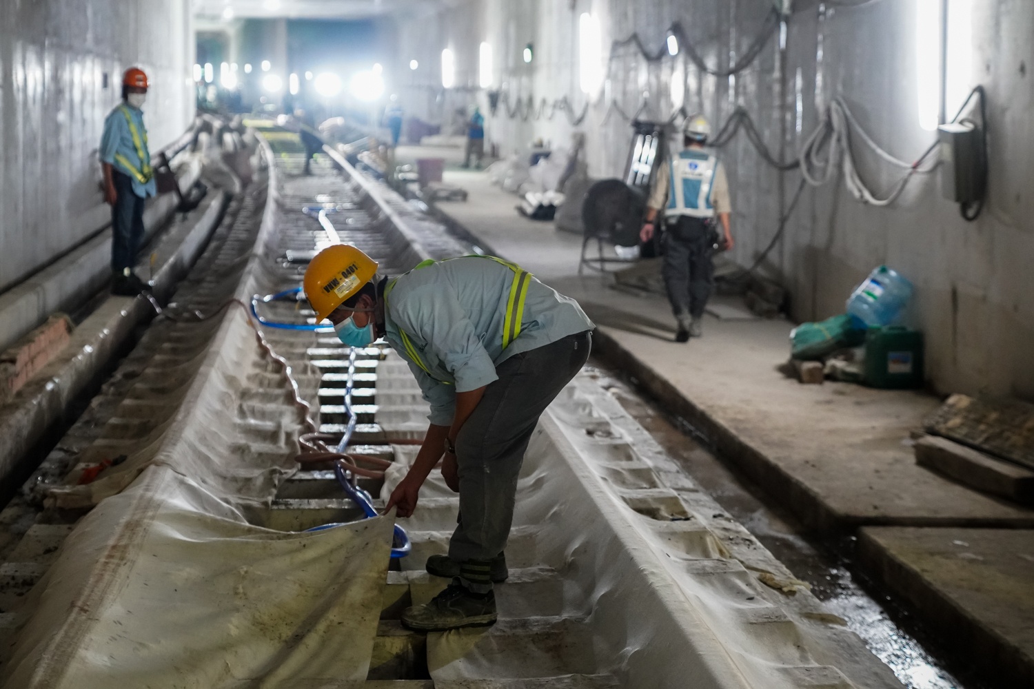 Metro sap hoan thanh anh 12