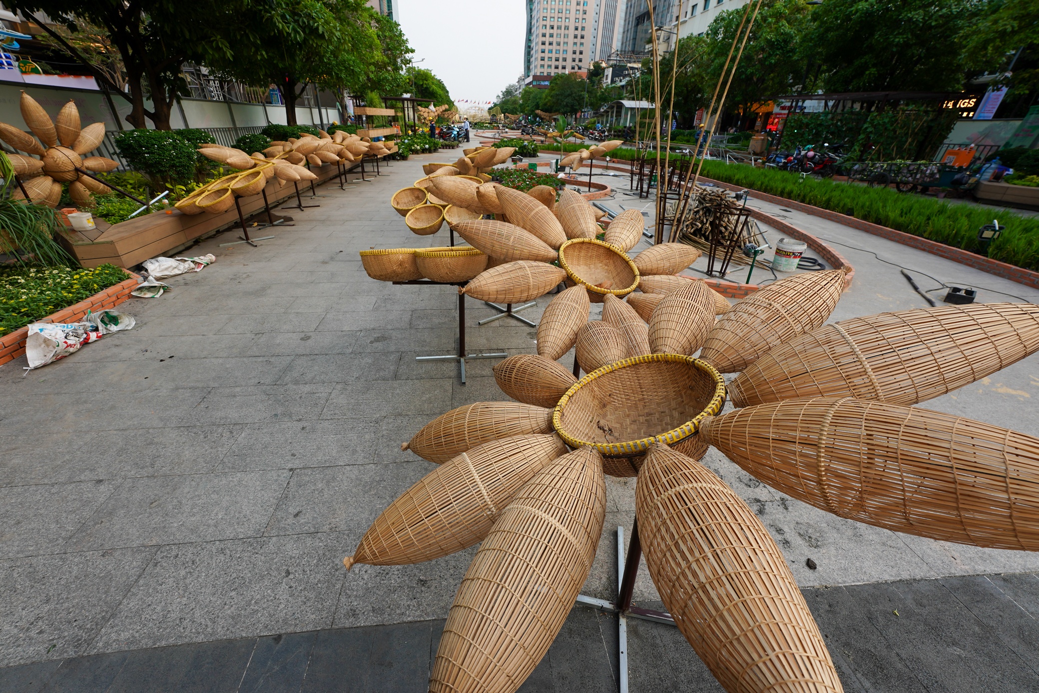 Duong hoa Nguyen Hue 2022 anh 7